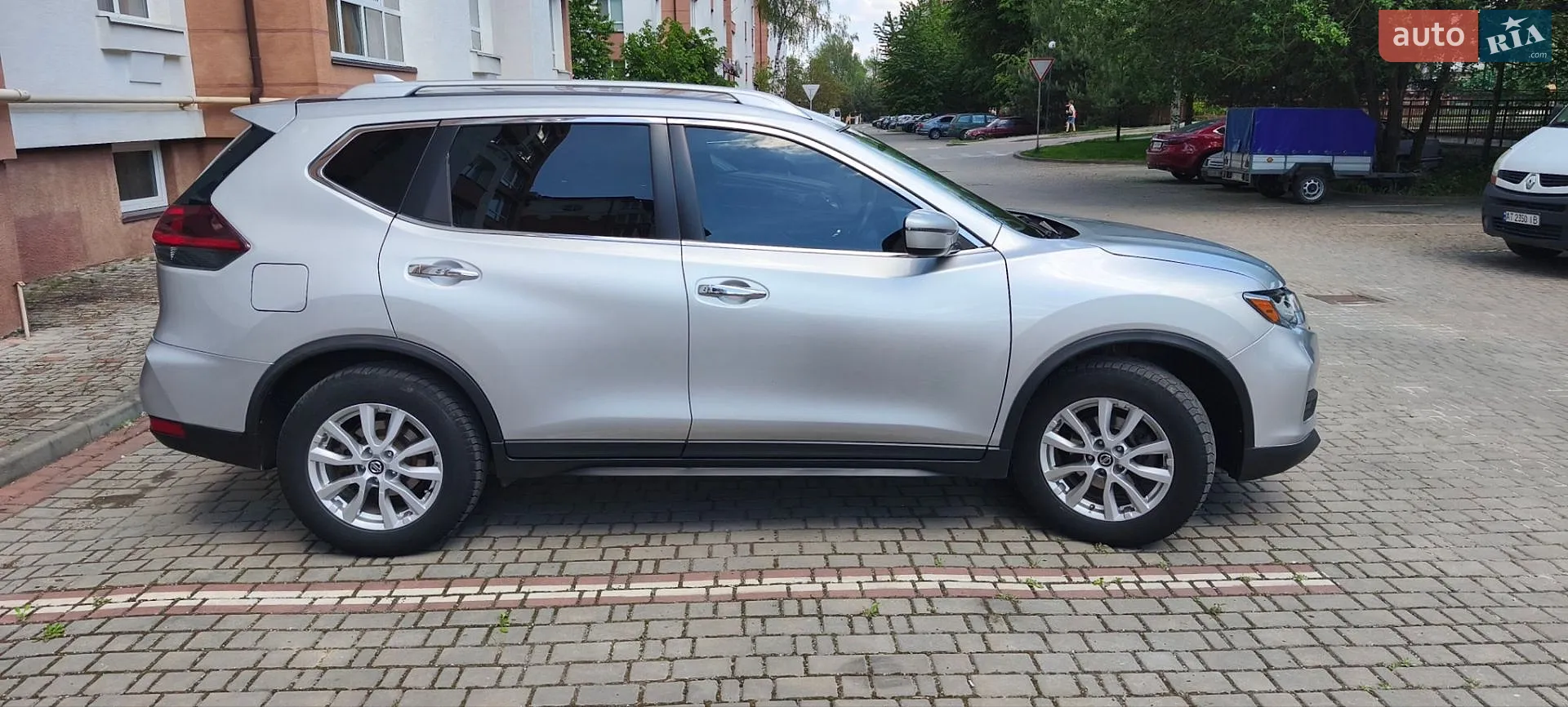 2017 Nissan Rogue - мініатюра 2