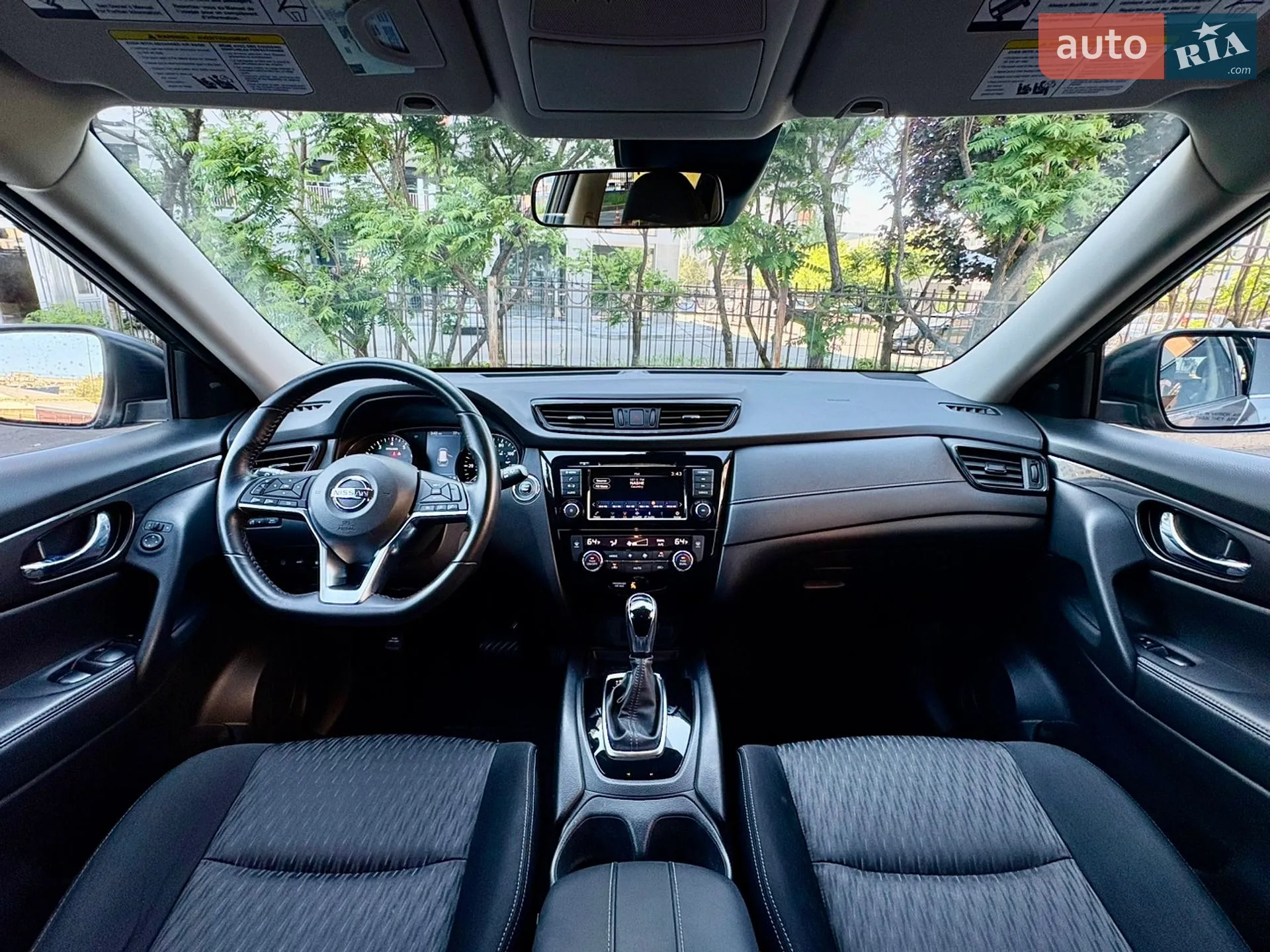 2018 Nissan Rogue - мініатюра 16