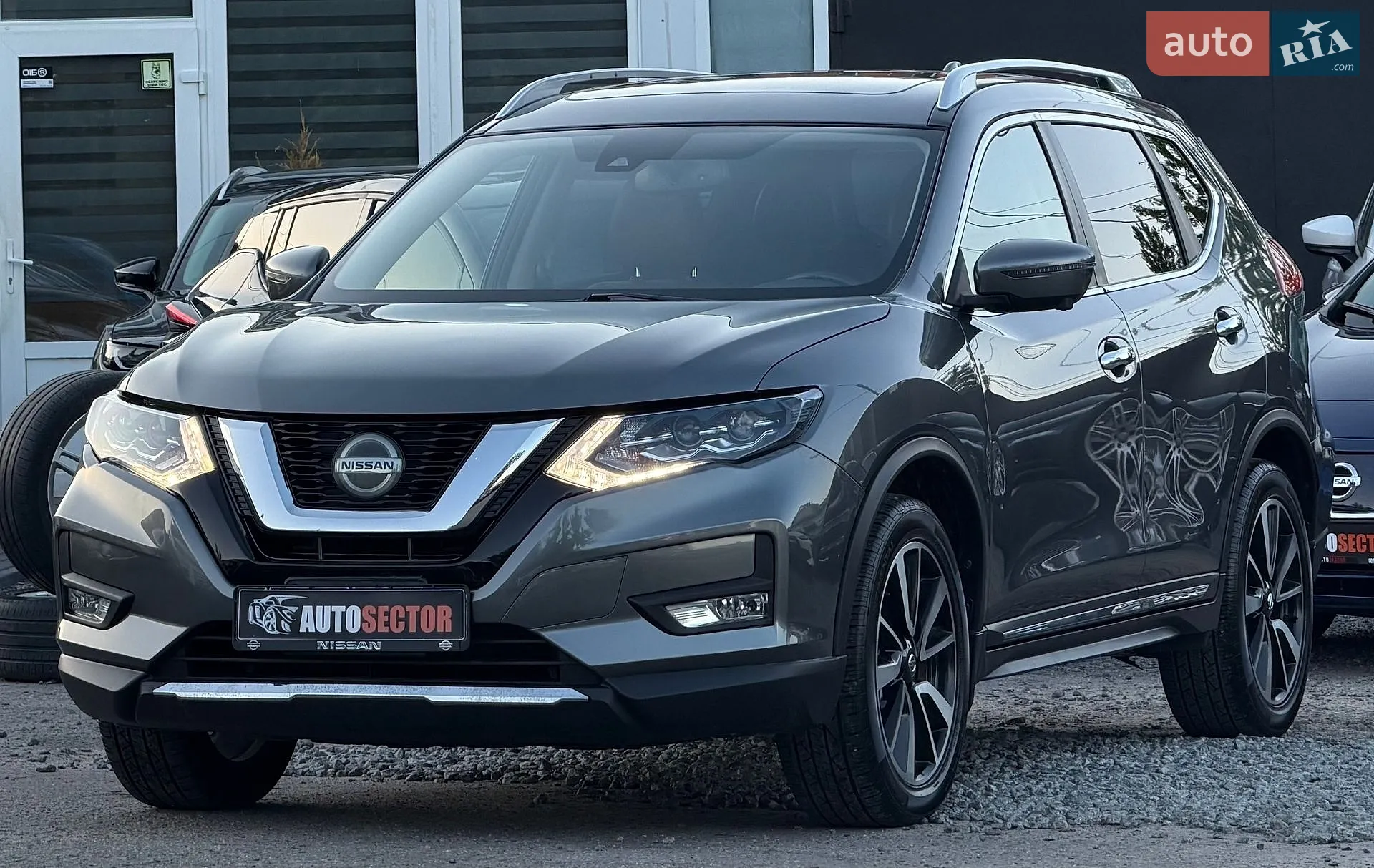 2018 Nissan Rogue - мініатюра 2
