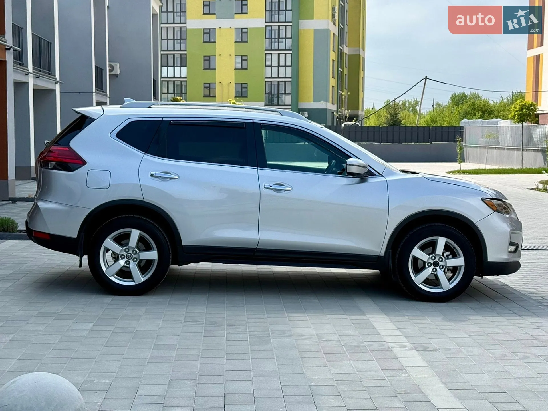 2017 Nissan Rogue - мініатюра 8