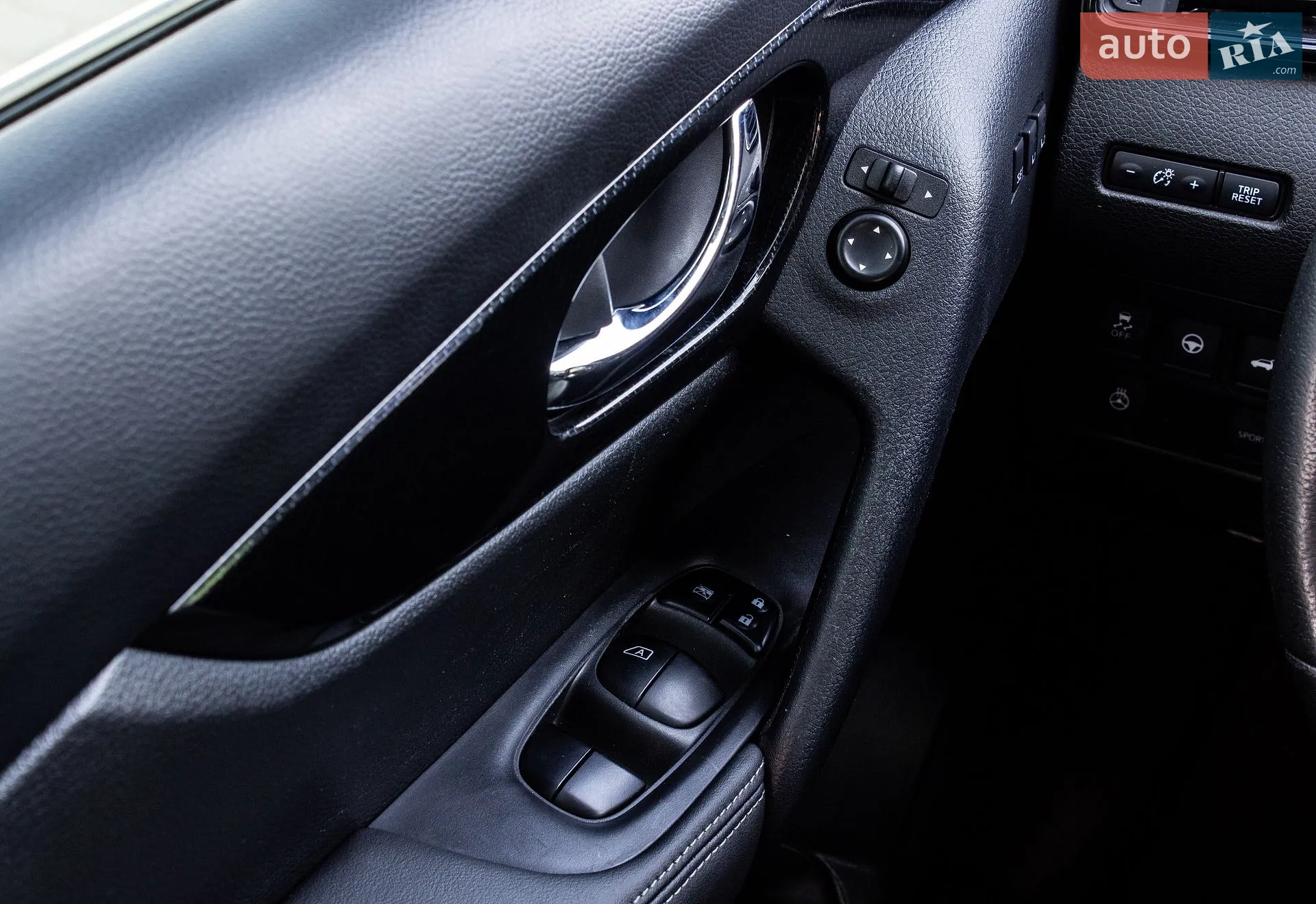 2019 Nissan Rogue - мініатюра 16