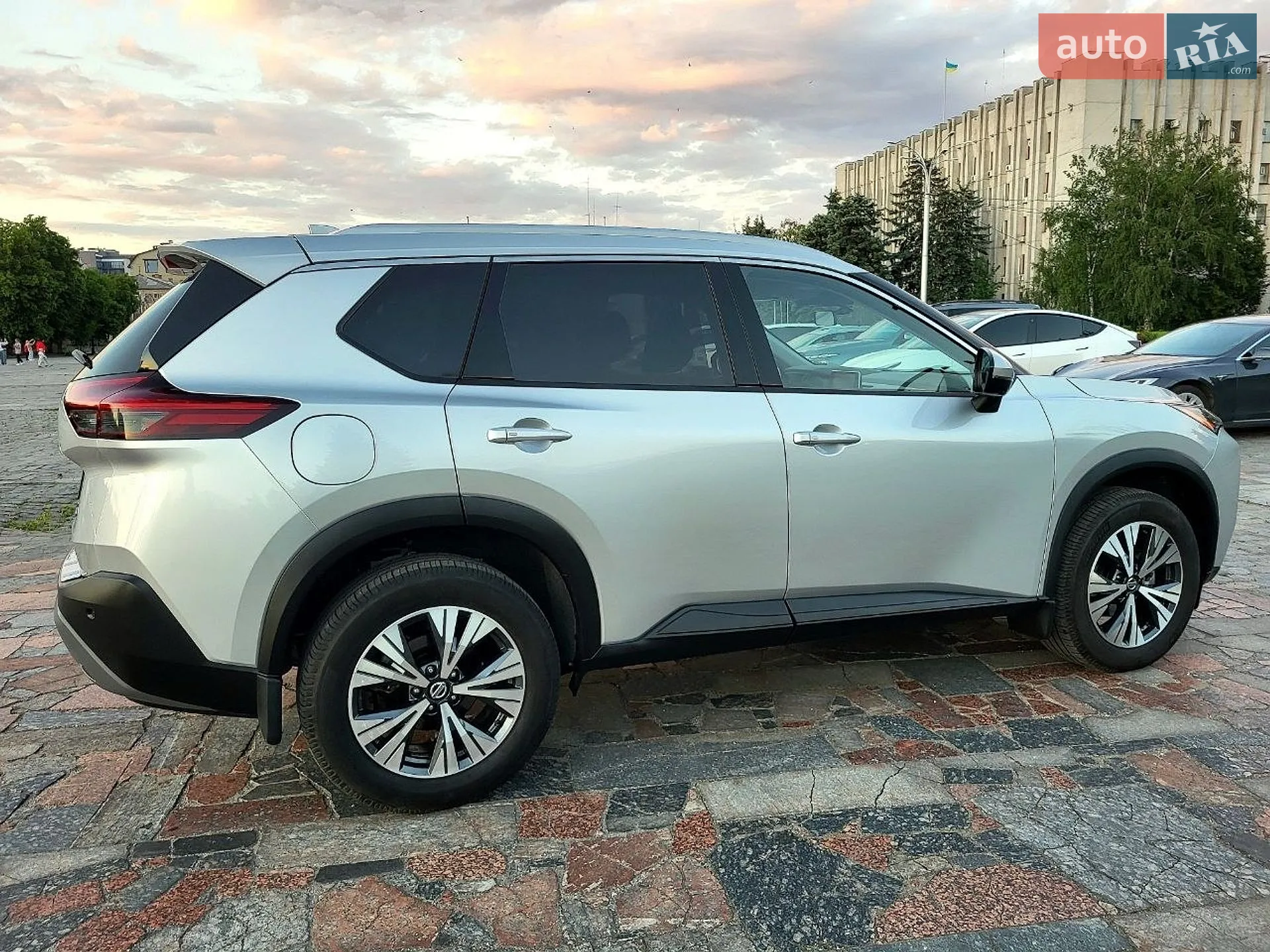 2021 Nissan Rogue - мініатюра 17