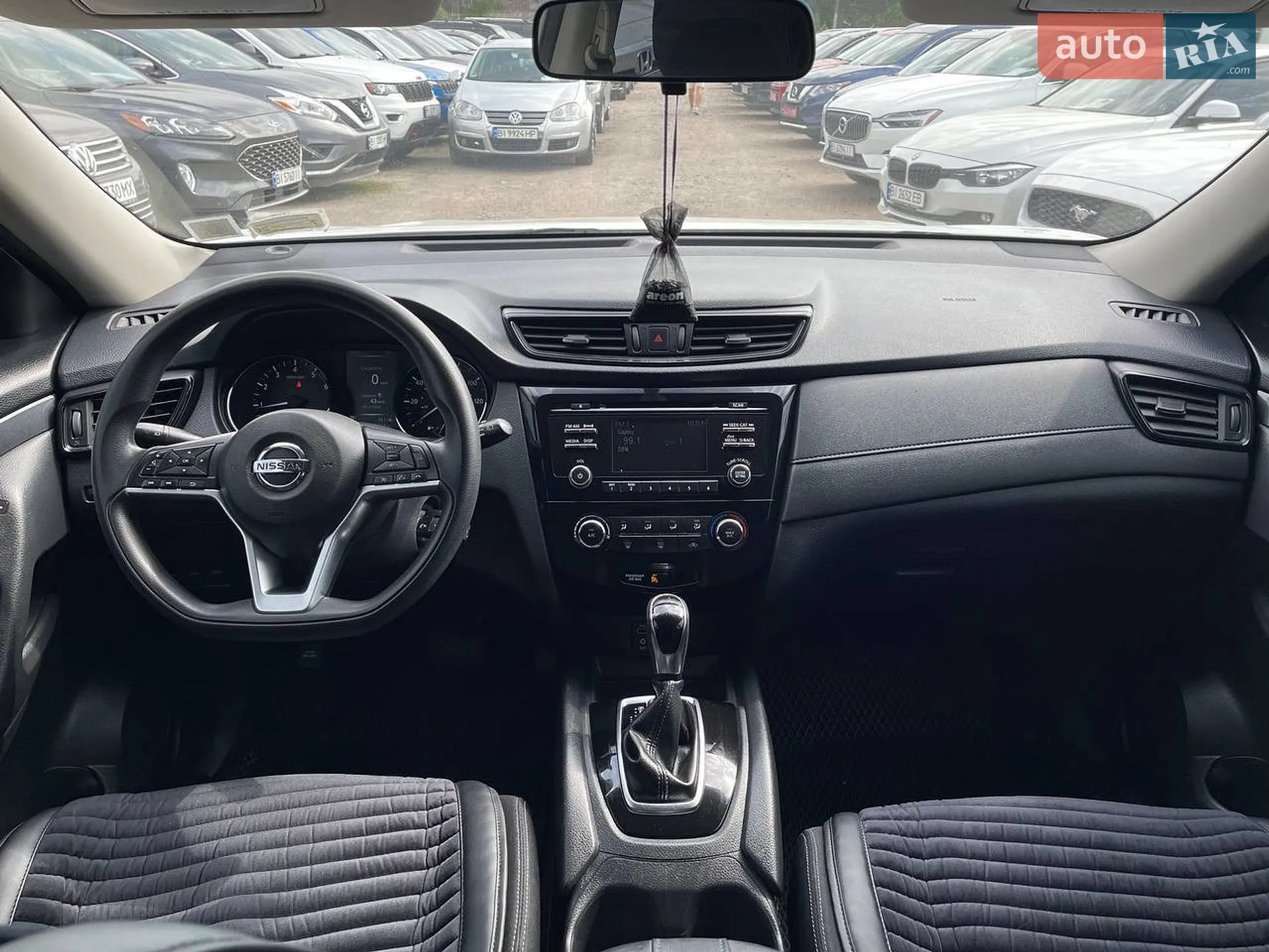 2017 Nissan Rogue - мініатюра 9