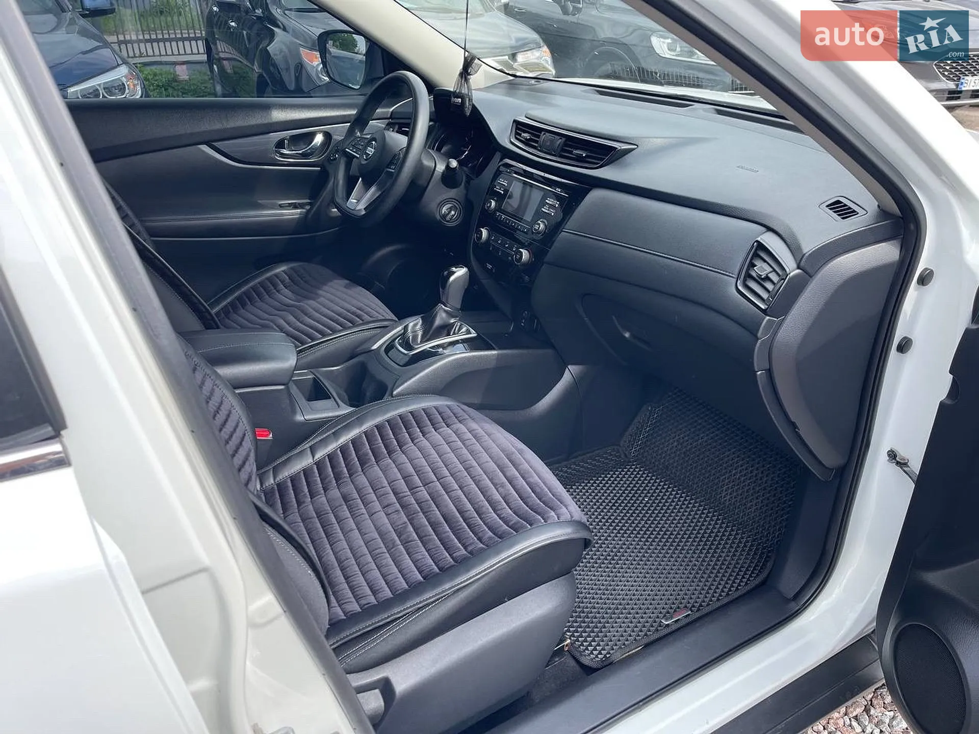 2017 Nissan Rogue - мініатюра 13