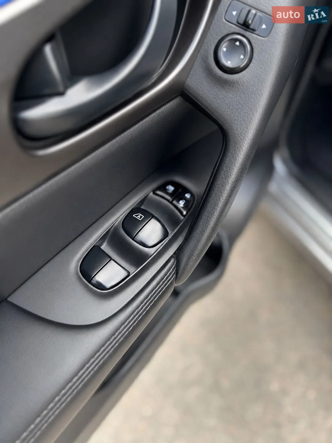 2019 Nissan Rogue - мініатюра 15