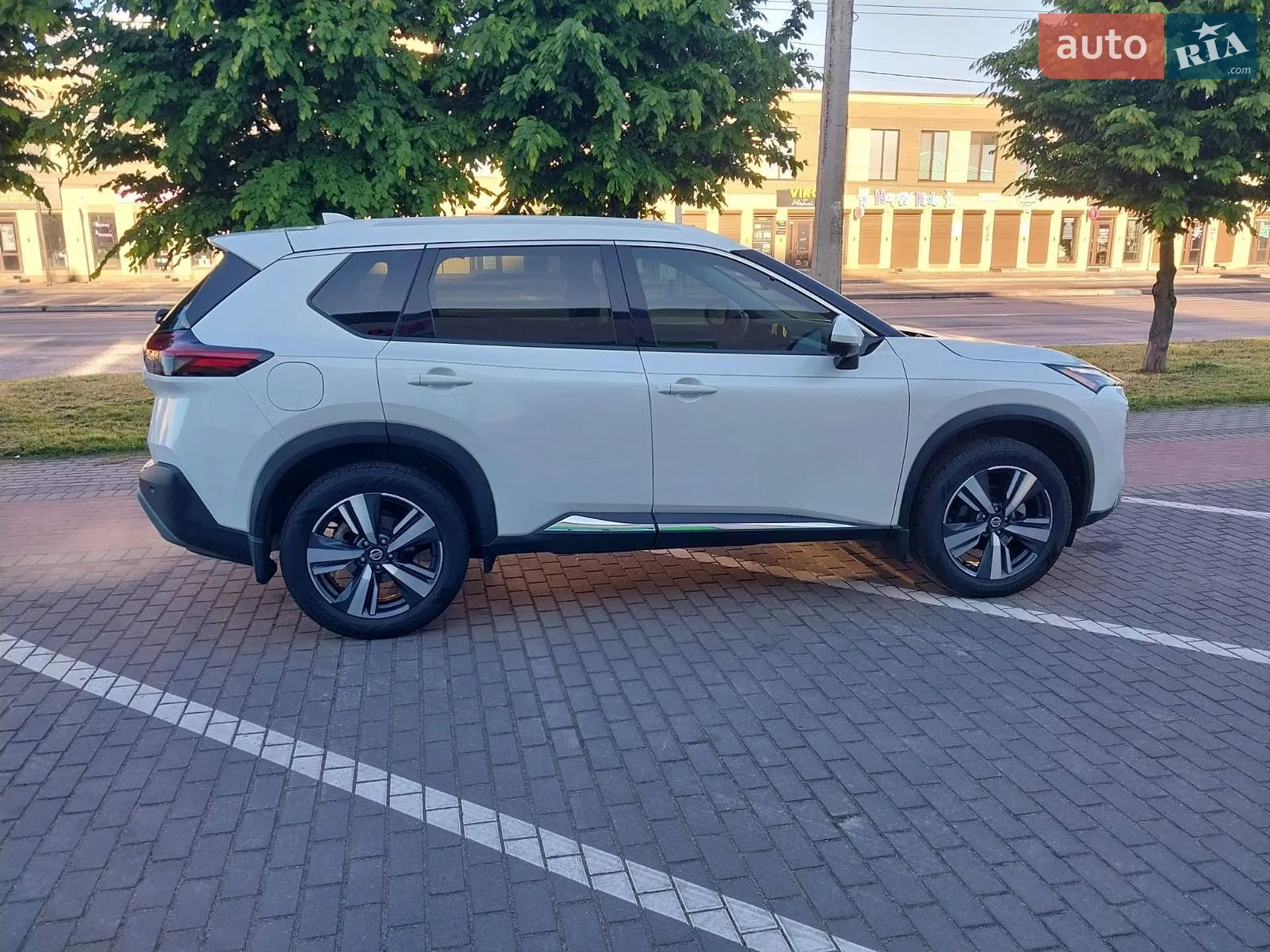 2021 Nissan Rogue - мініатюра 4