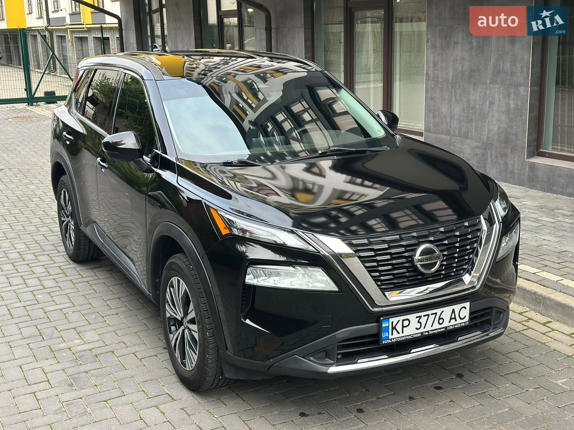 2021 Nissan Rogue - мініатюра 2