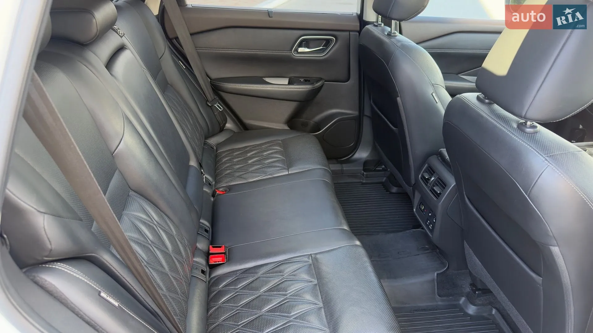 2021 Nissan Rogue - мініатюра 25