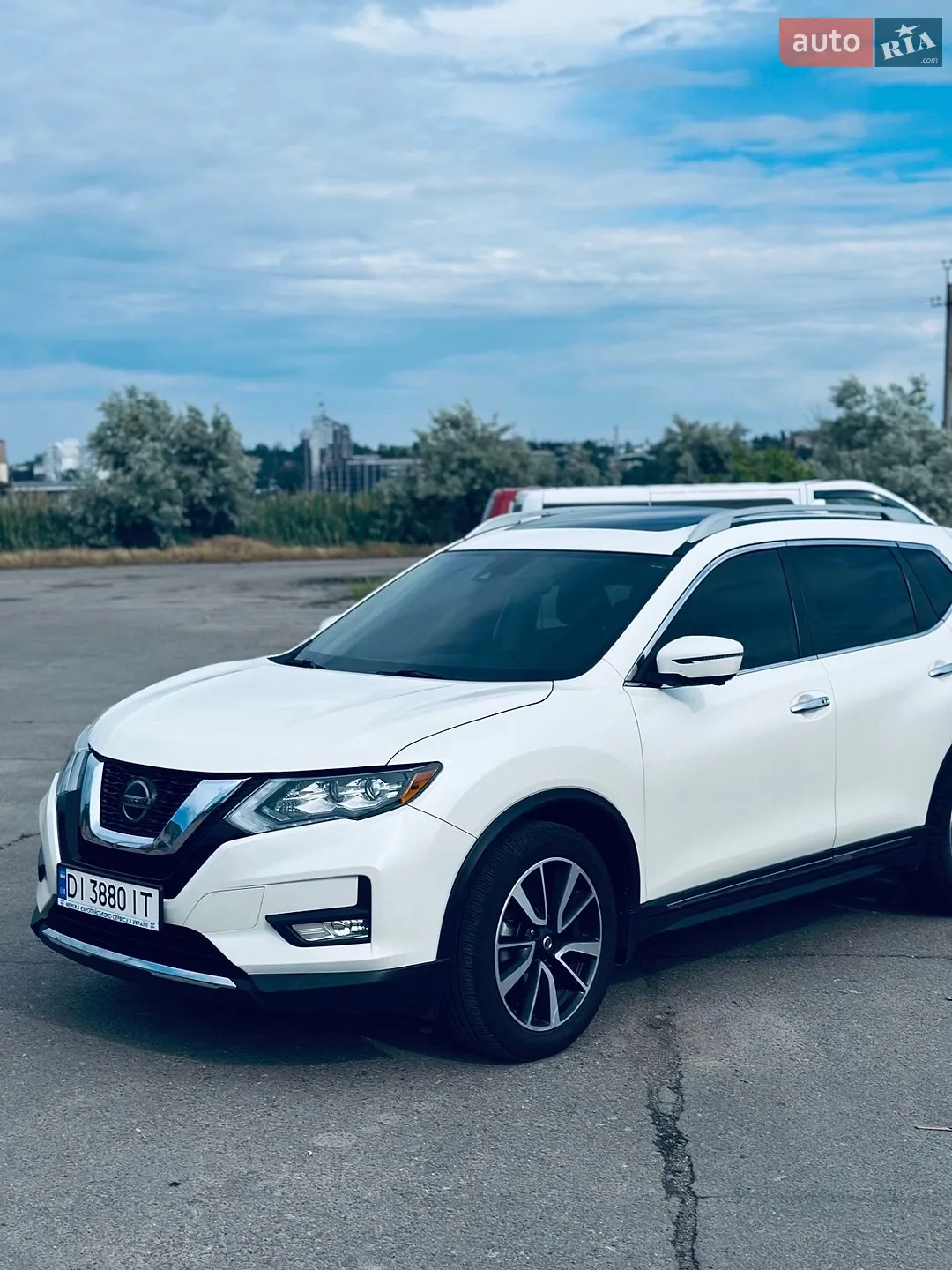 2018 Nissan Rogue - мініатюра 2