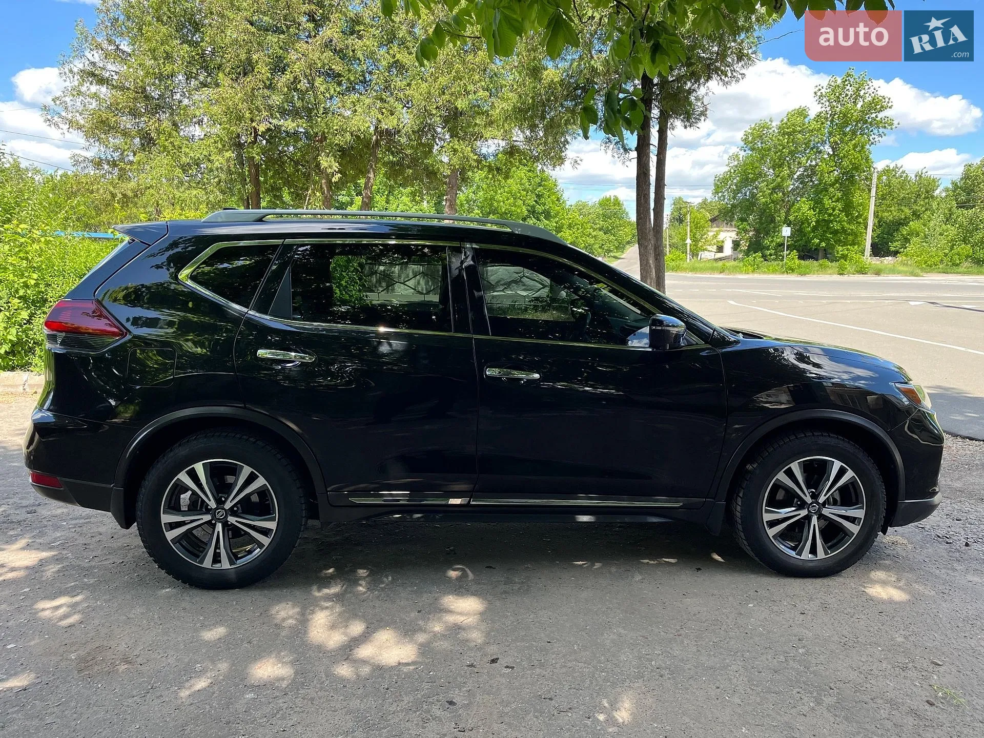 2017 Nissan Rogue - мініатюра 2
