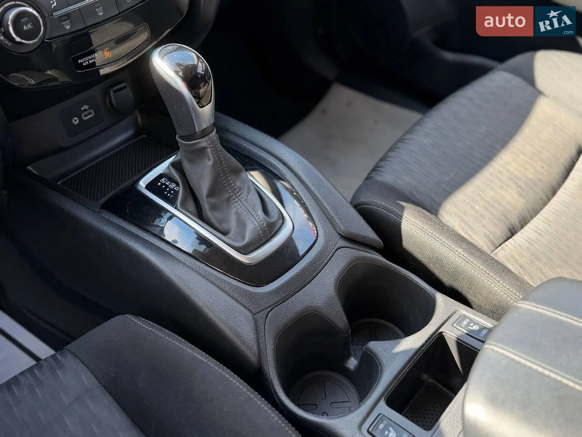 2019 Nissan Rogue - мініатюра 16