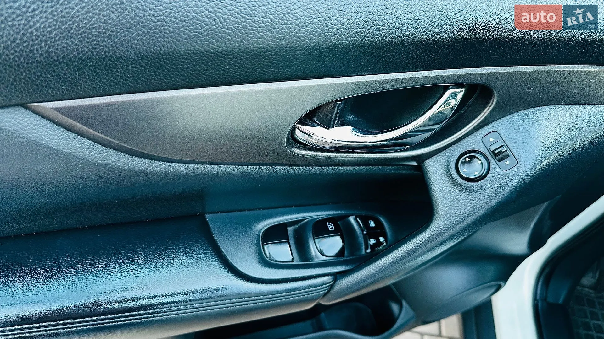 2016 Nissan Rogue - мініатюра 17