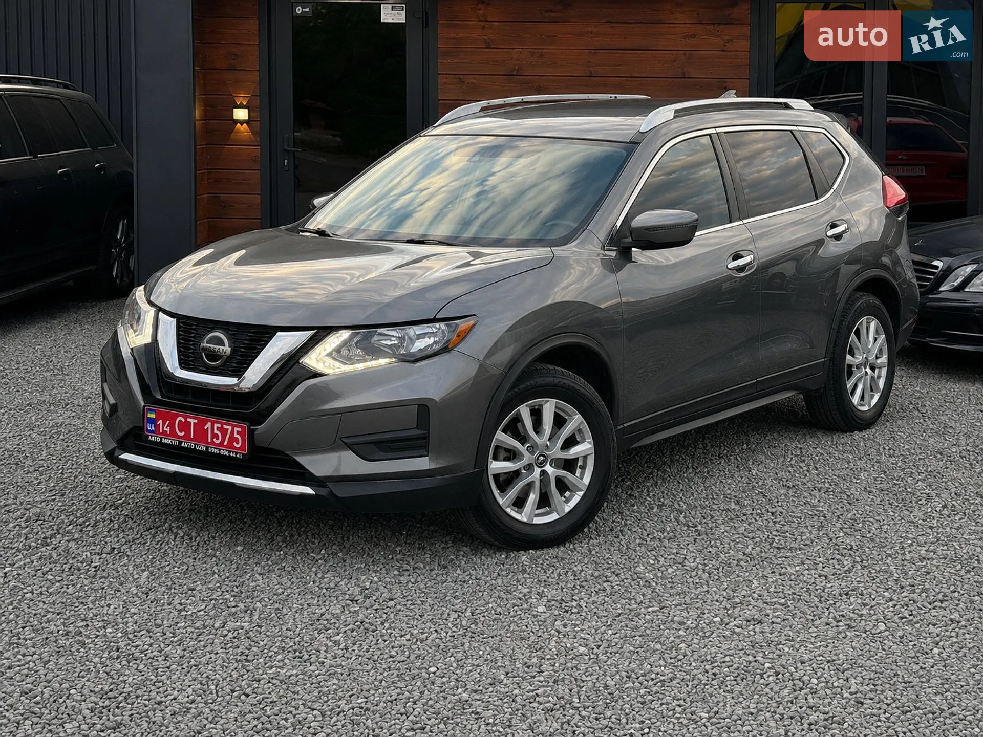 2019 Nissan Rogue - мініатюра 2