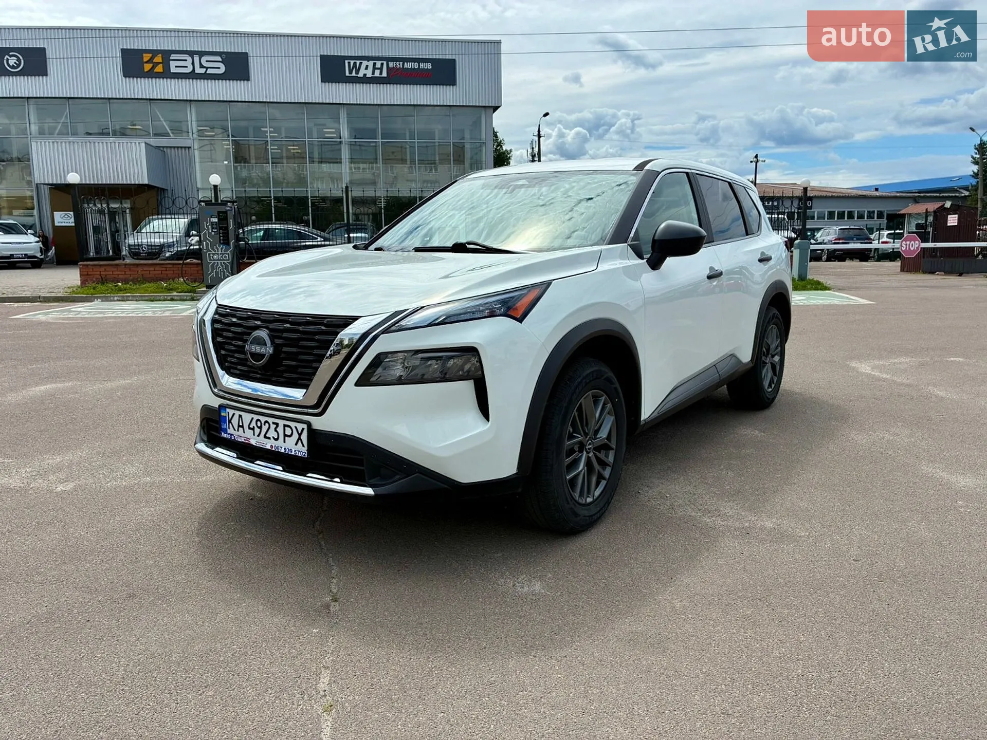 2023 Nissan Rogue - фото 1