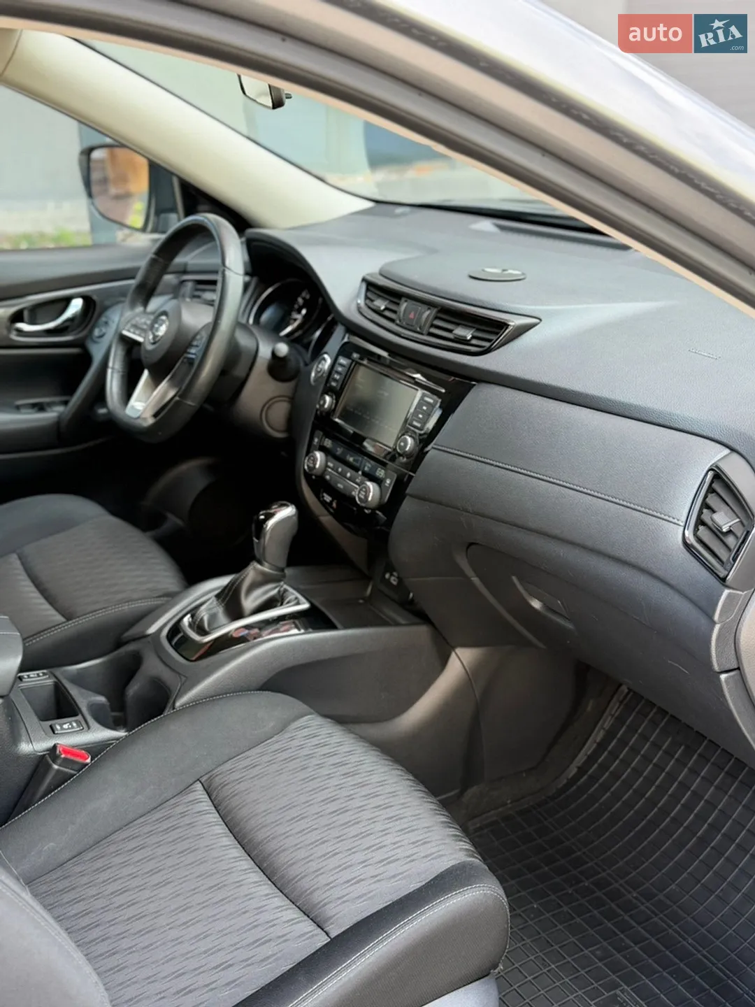 2018 Nissan Rogue - мініатюра 14