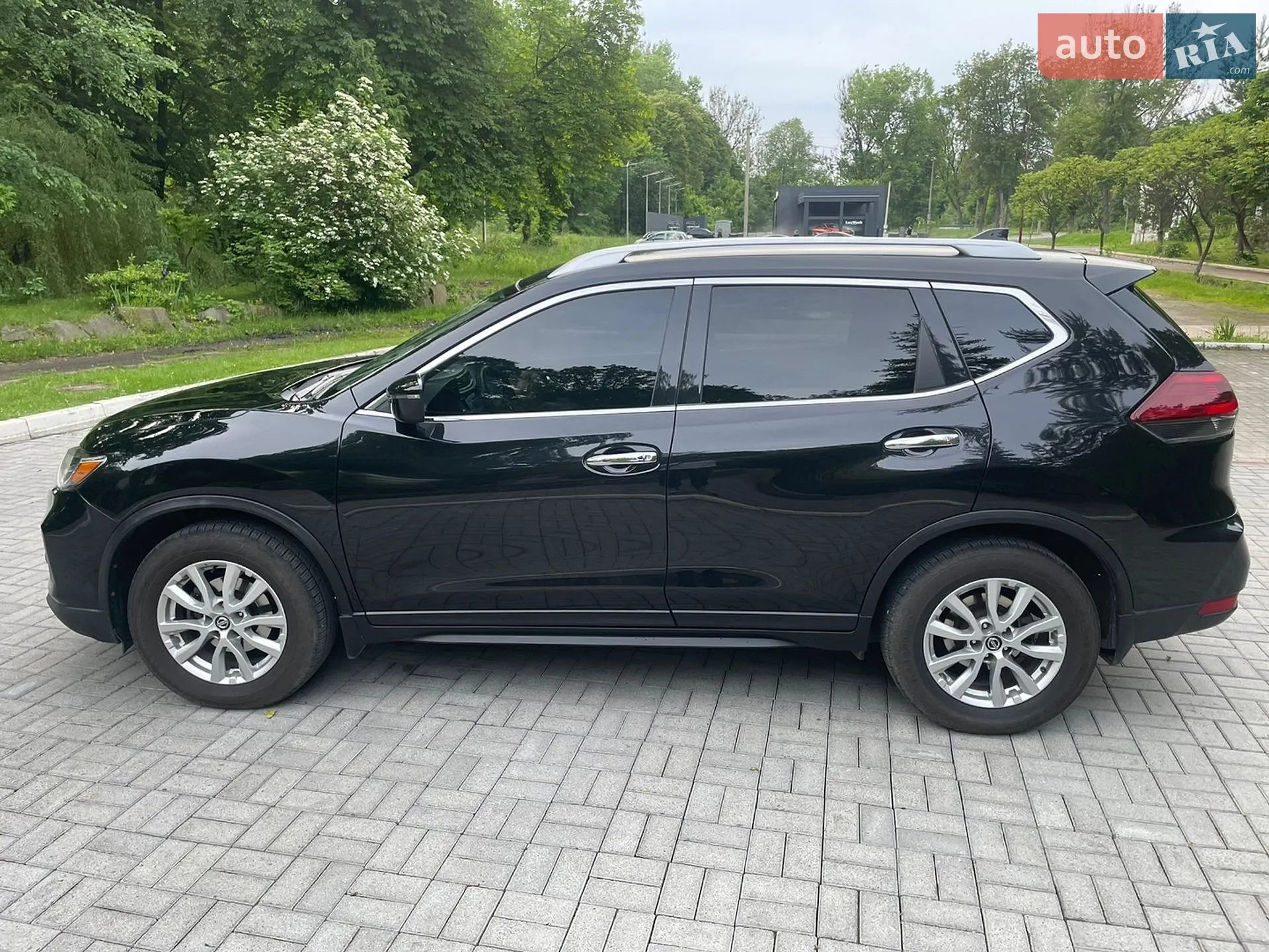 2017 Nissan Rogue - фото 1