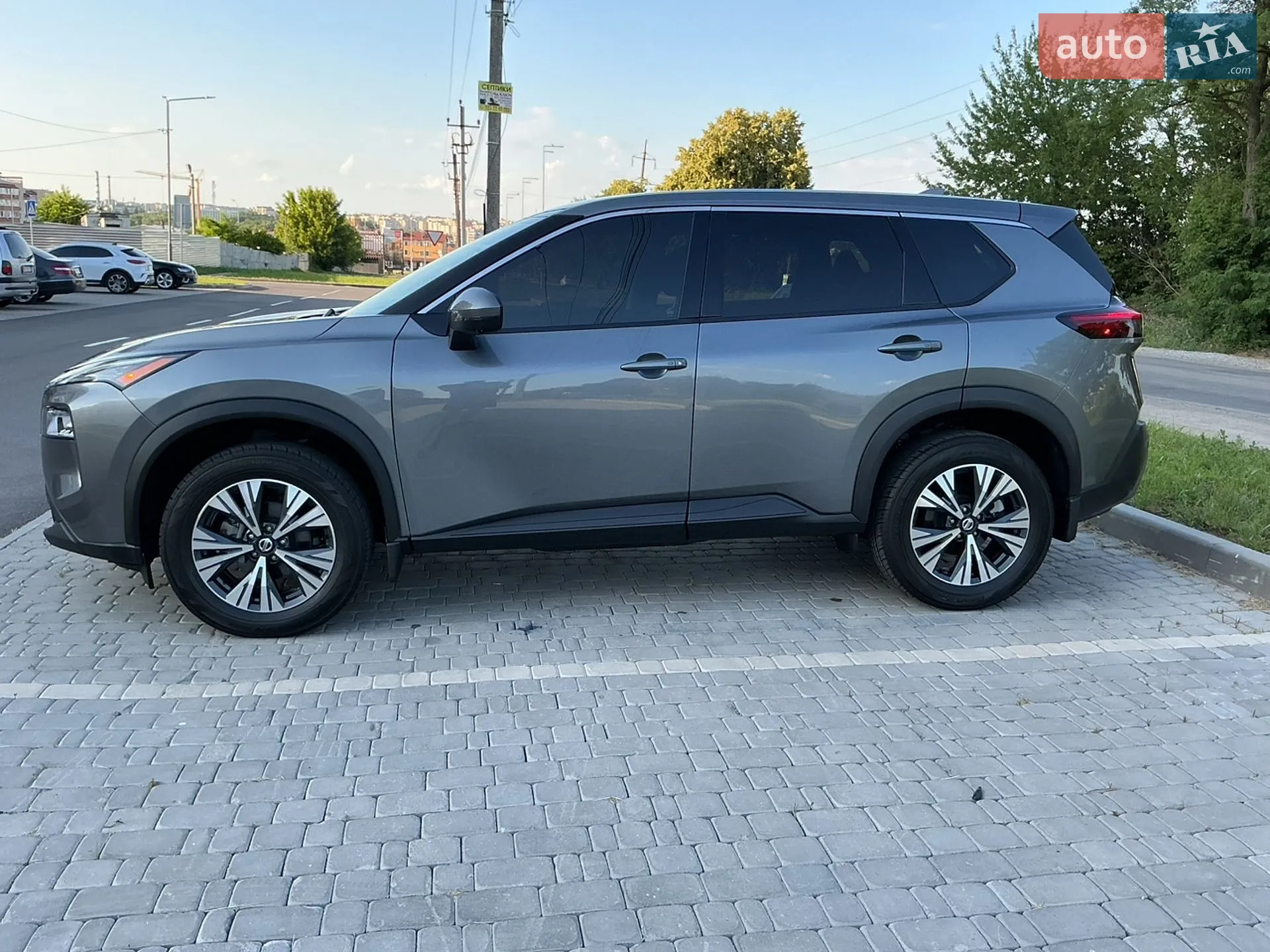 2020 Nissan Rogue - мініатюра 2