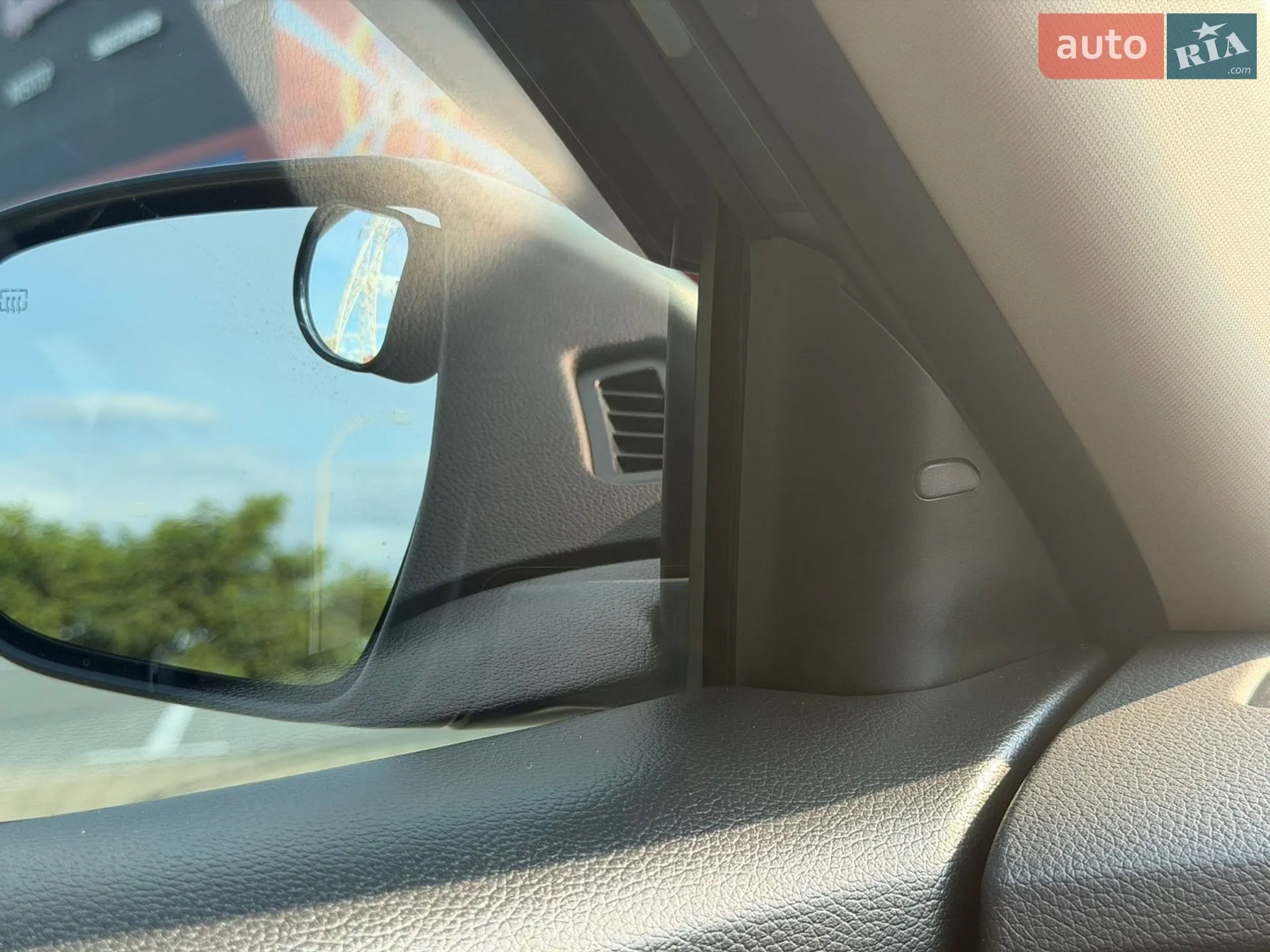 2019 Nissan Rogue - мініатюра 24