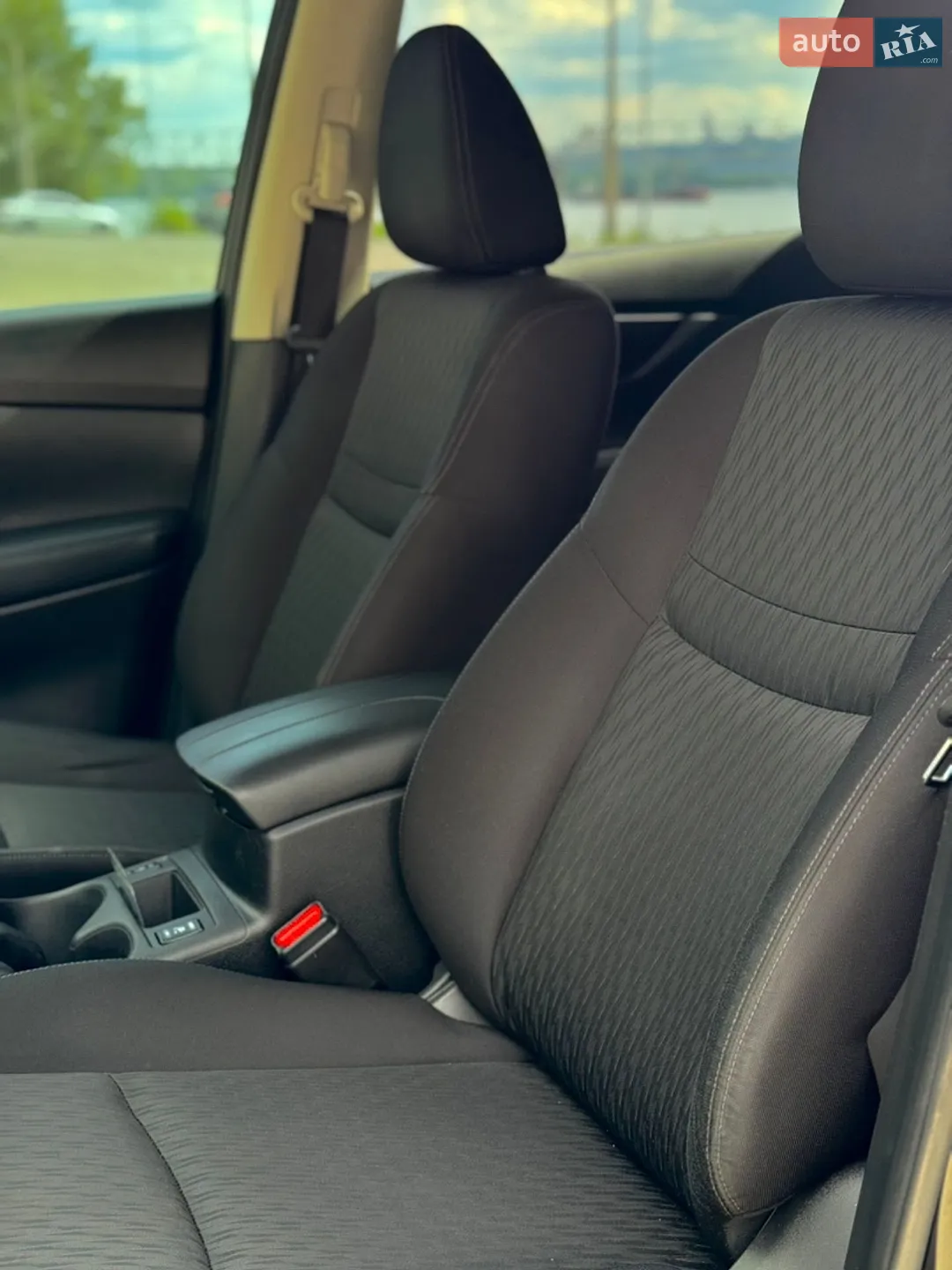 2019 Nissan Rogue - мініатюра 22