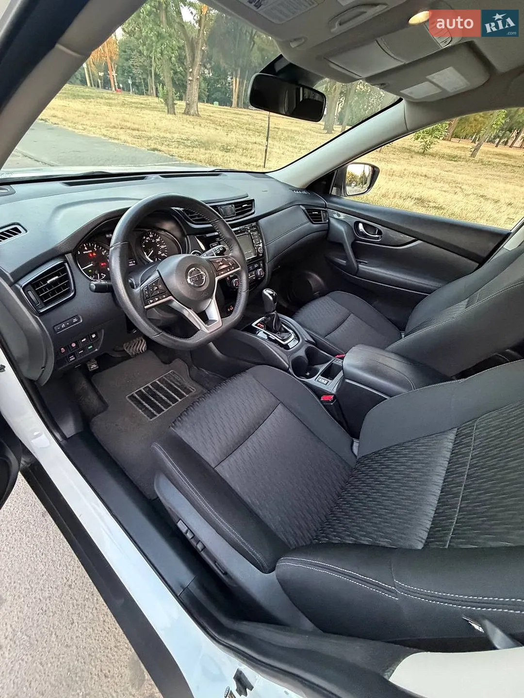 2019 Nissan Rogue - мініатюра 16
