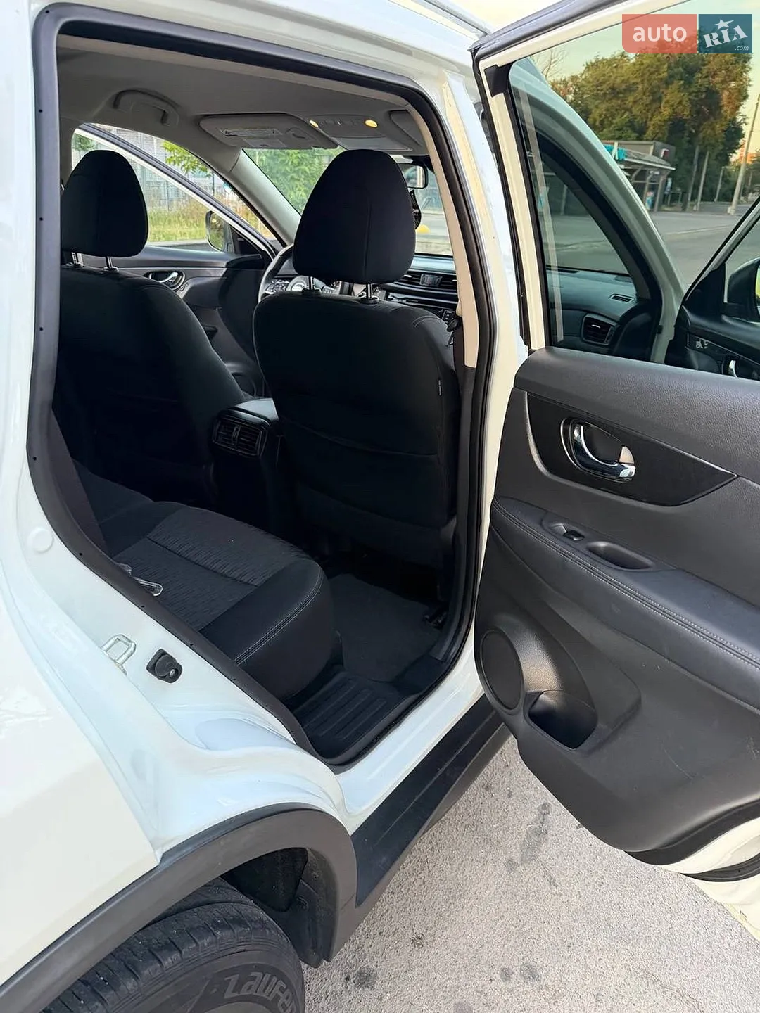 2019 Nissan Rogue - мініатюра 23