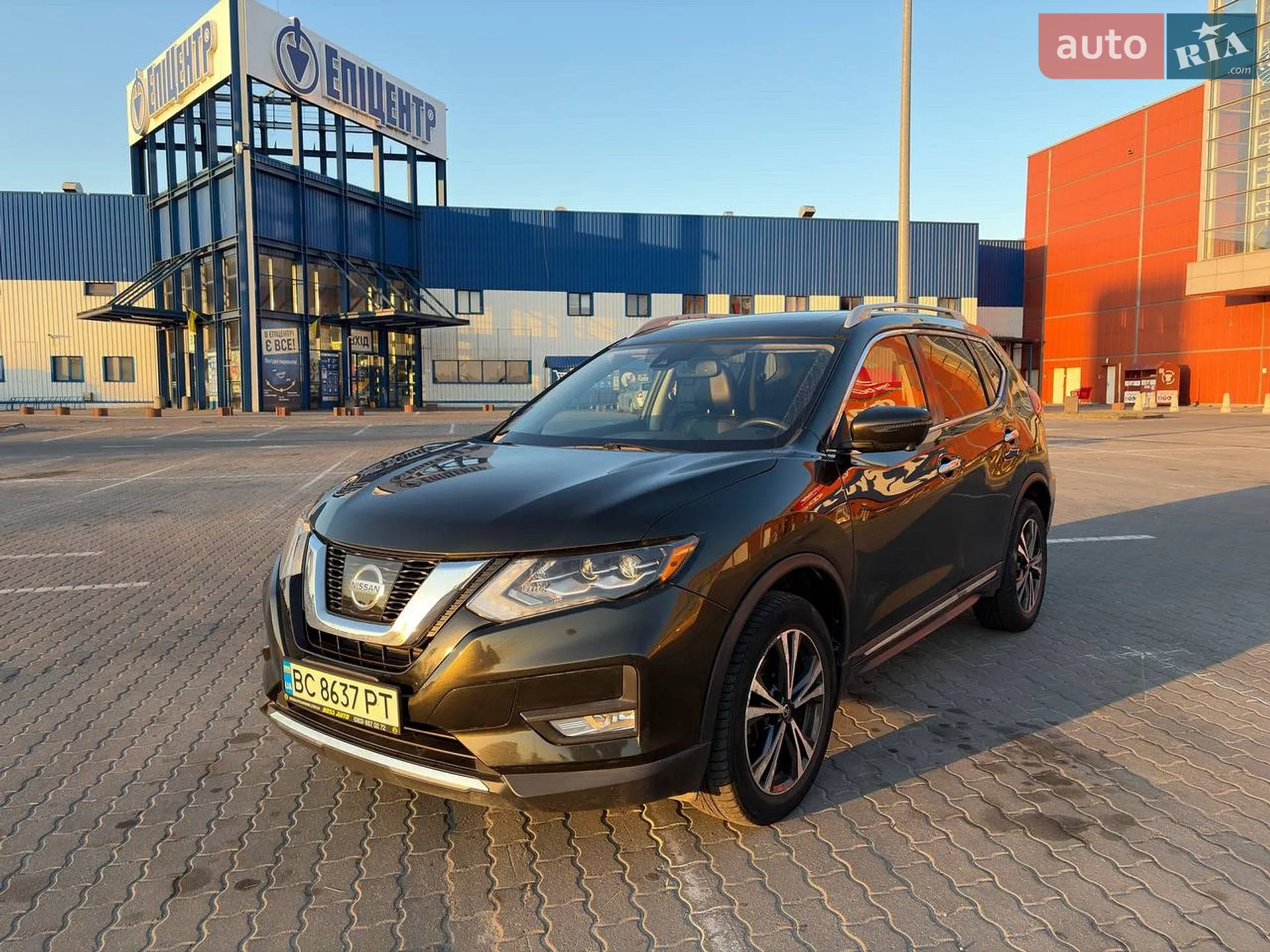 2017 Nissan Rogue - мініатюра 2