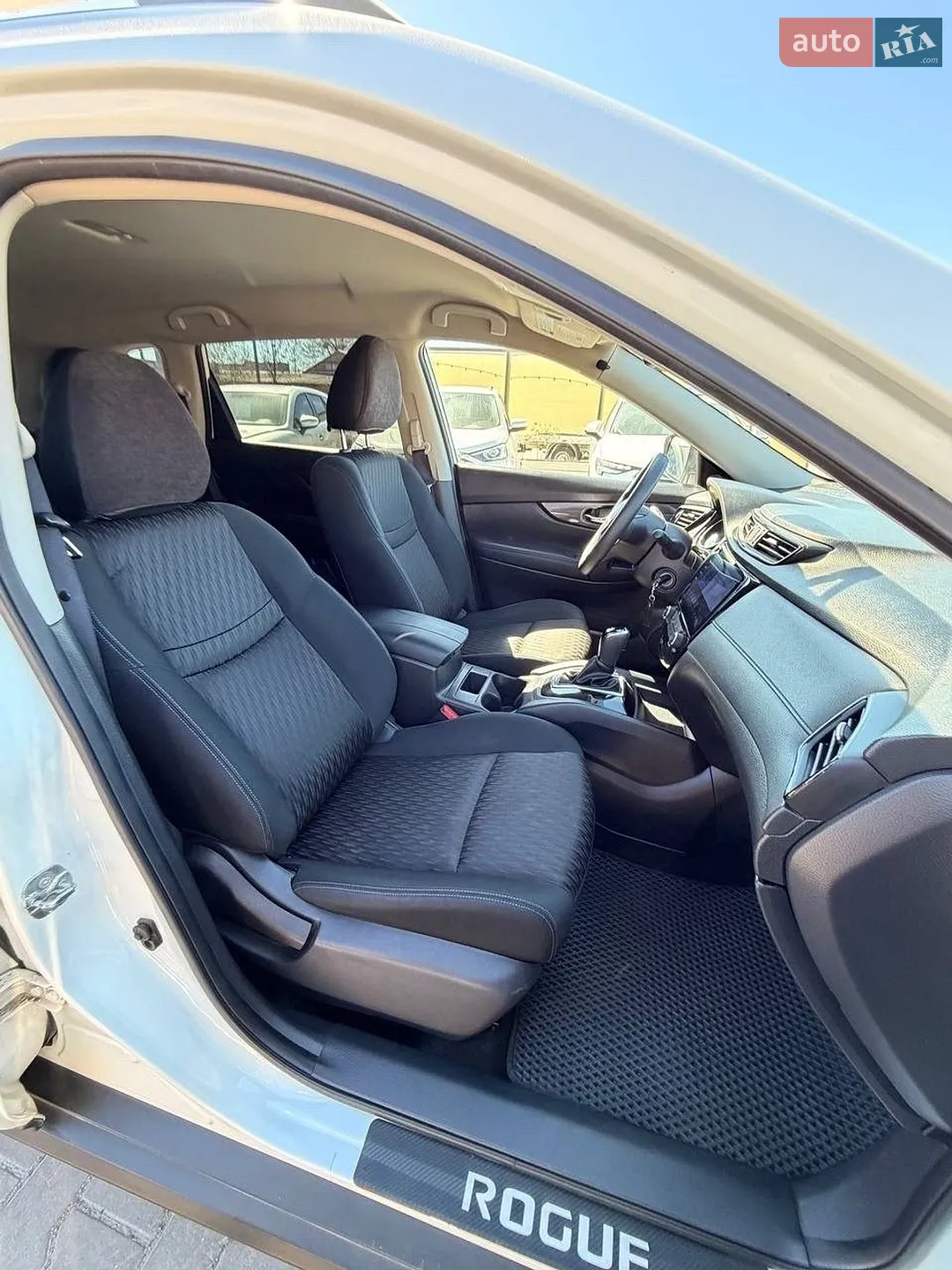 2017 Nissan Rogue - мініатюра 16