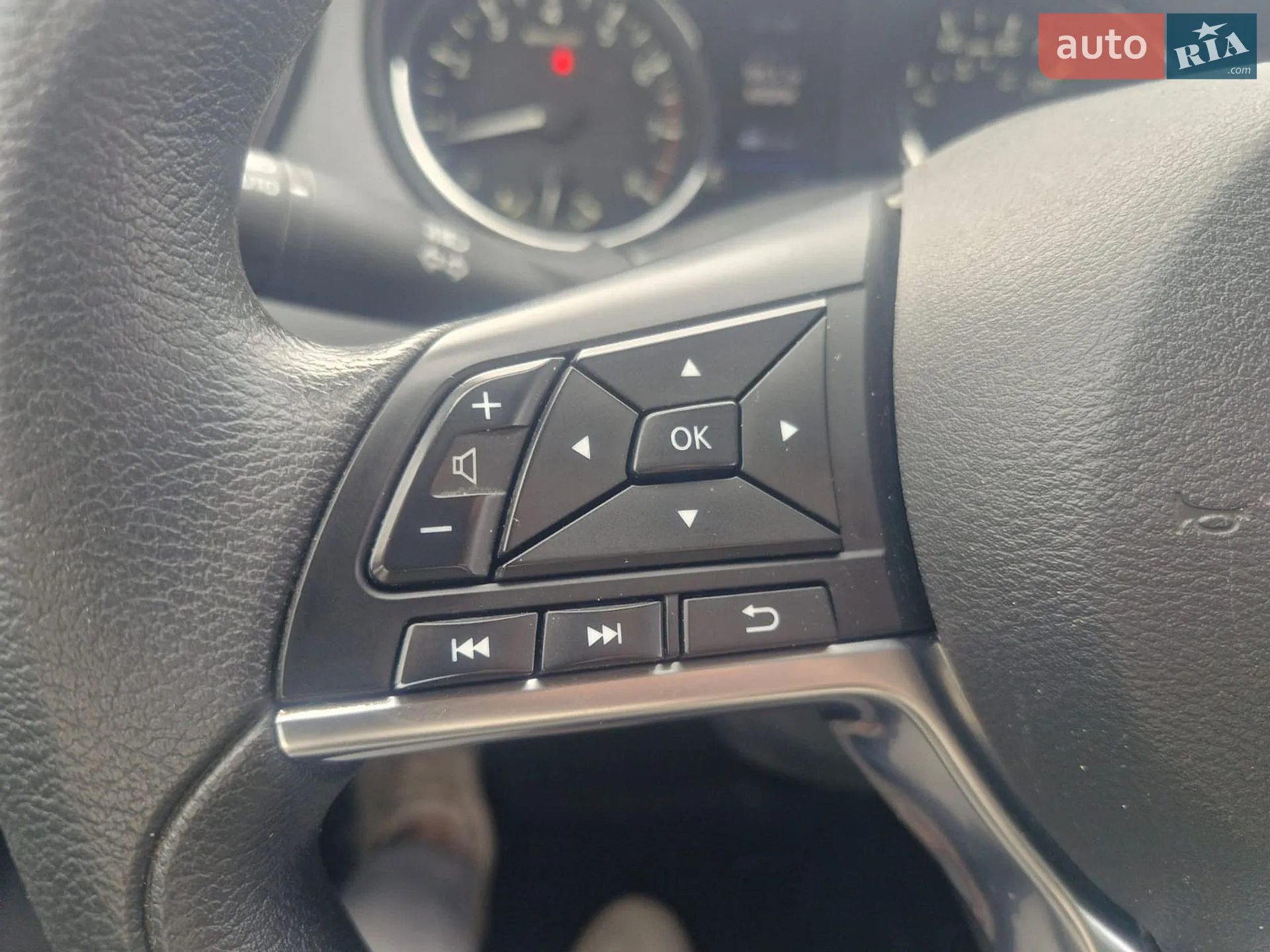 2019 Nissan Rogue - мініатюра 16