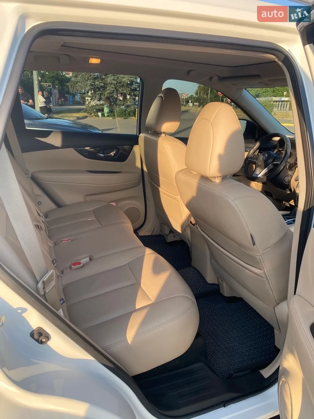2018 Nissan Rogue - мініатюра 16