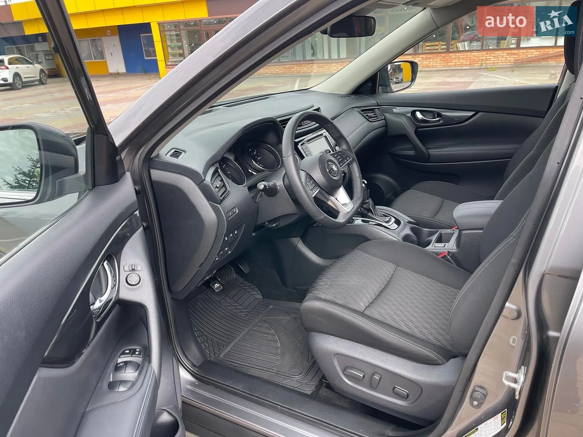 2019 Nissan Rogue - мініатюра 18