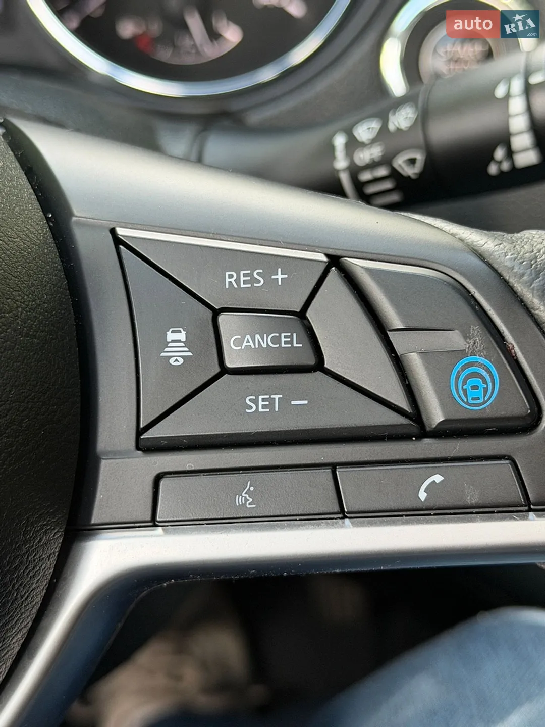 2018 Nissan Rogue - мініатюра 15