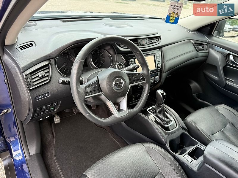 Внедорожник / Кроссовер Nissan Rogue 2017 в Кропивницком