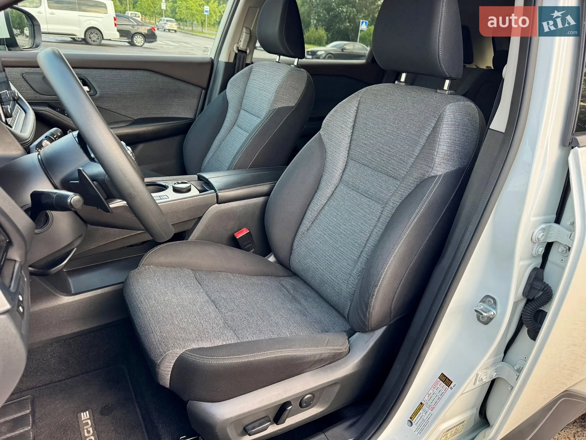 2021 Nissan Rogue - мініатюра 10