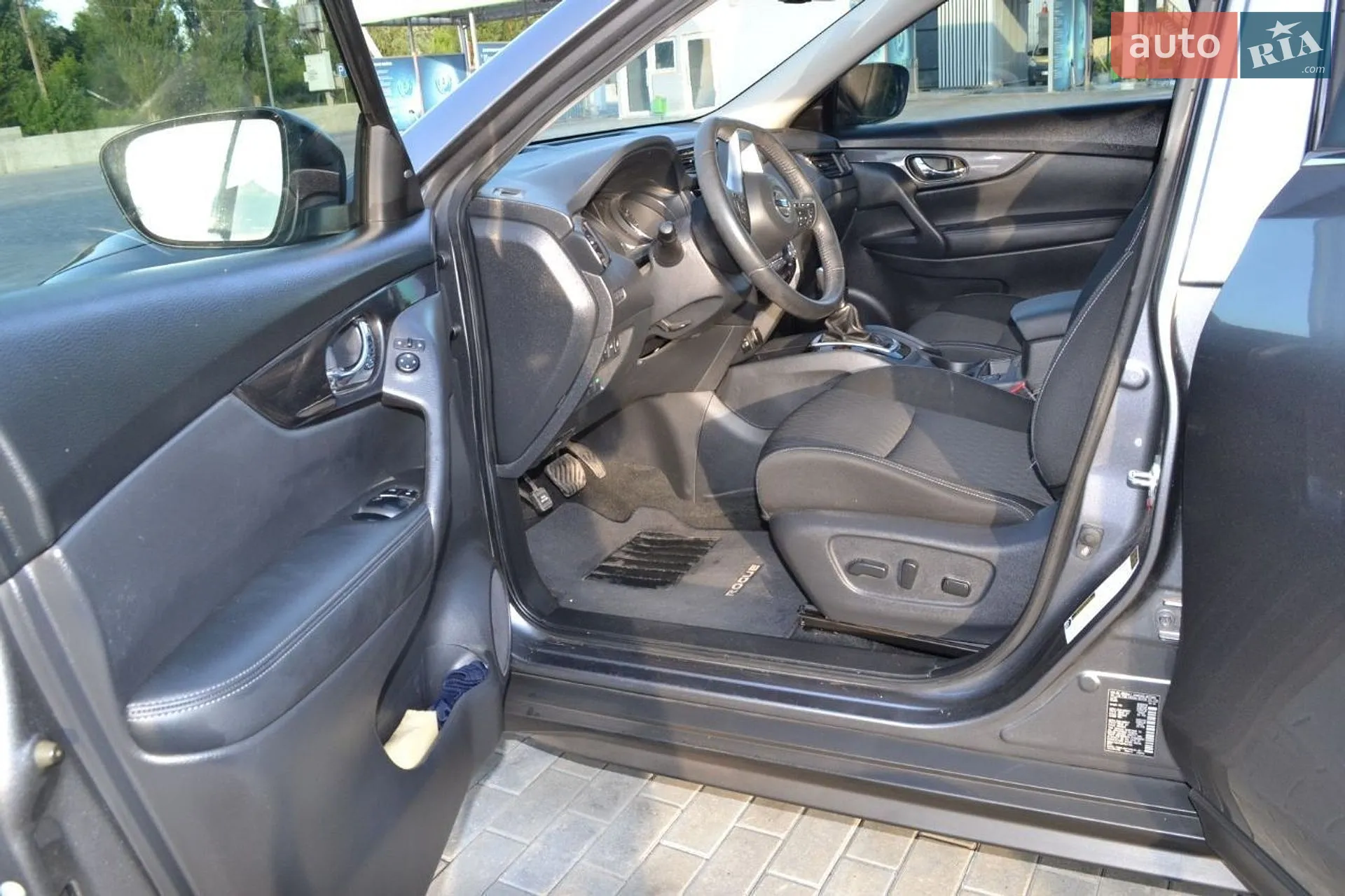 2019 Nissan Rogue - мініатюра 18