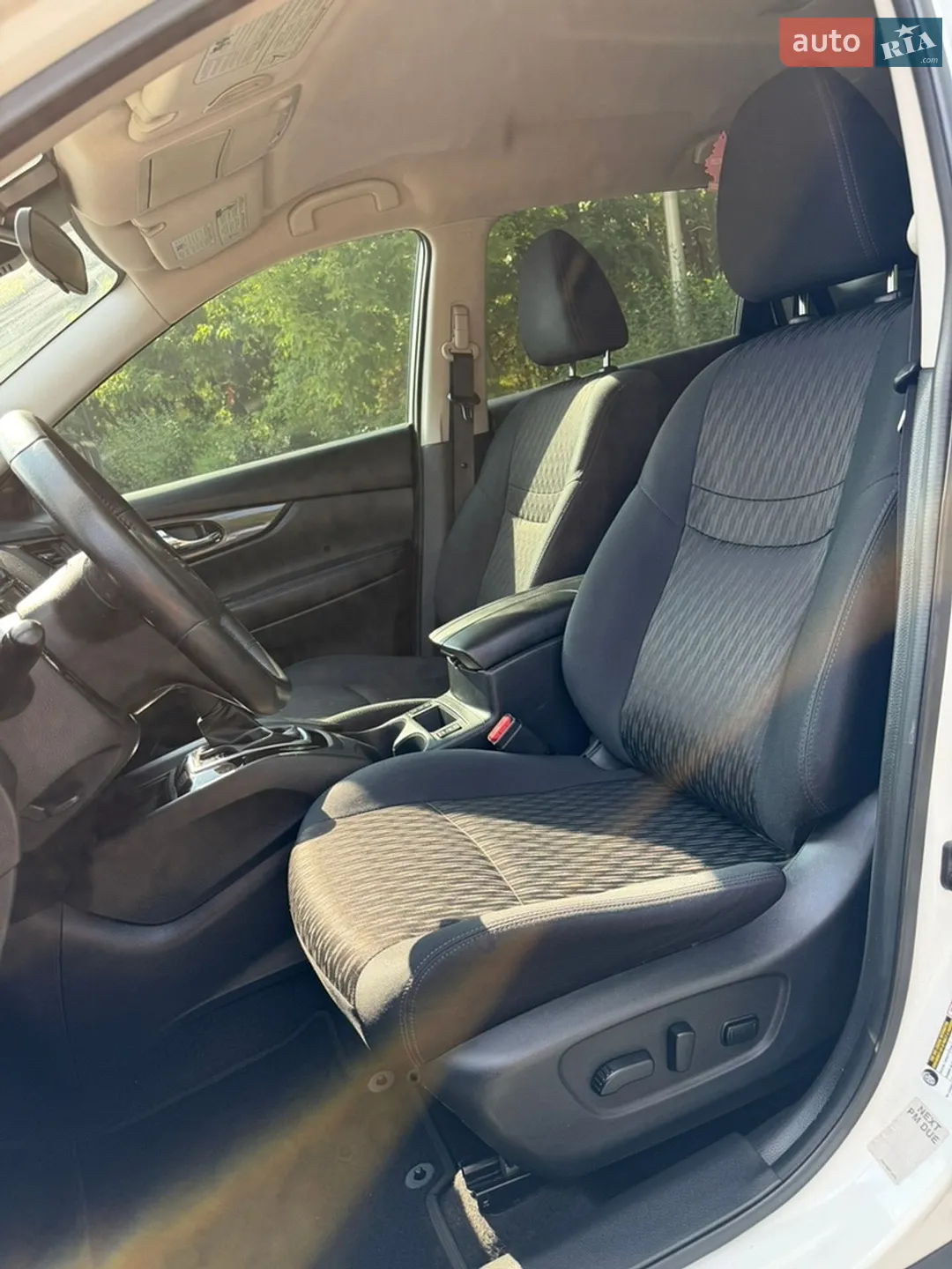 2019 Nissan Rogue - мініатюра 17