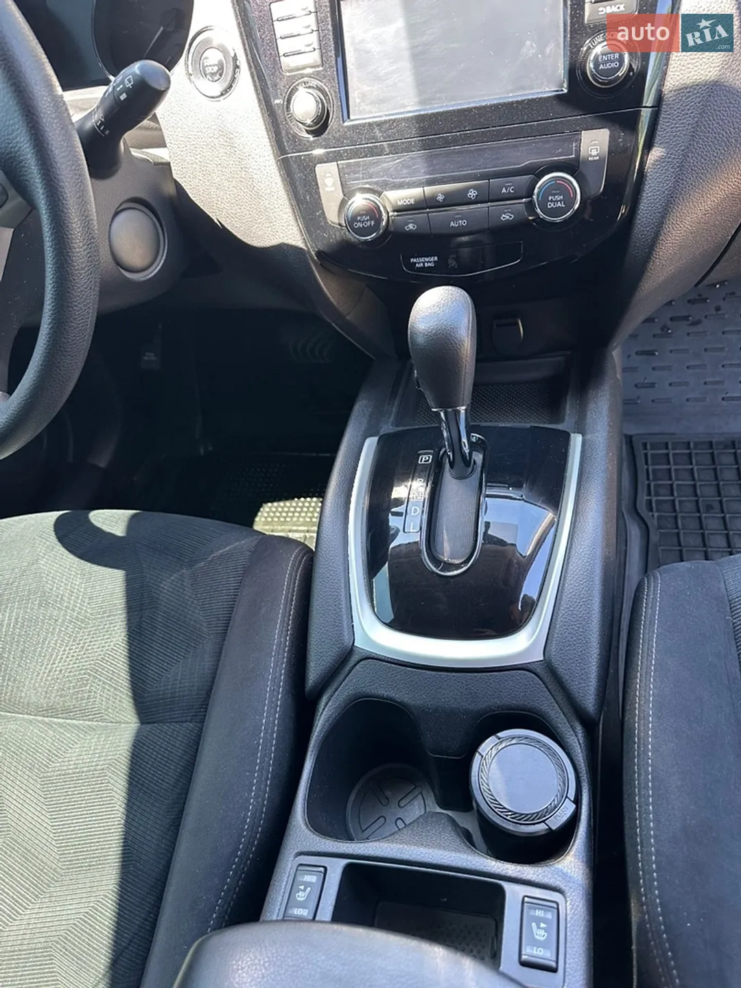 2016 Nissan Rogue - мініатюра 16