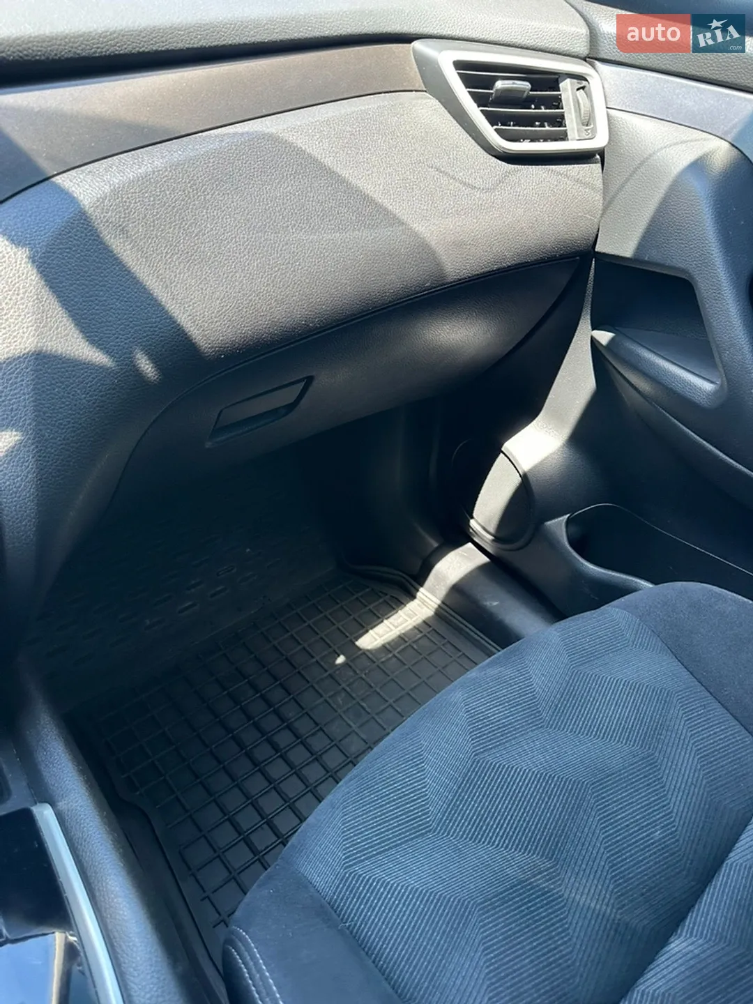 2016 Nissan Rogue - мініатюра 22