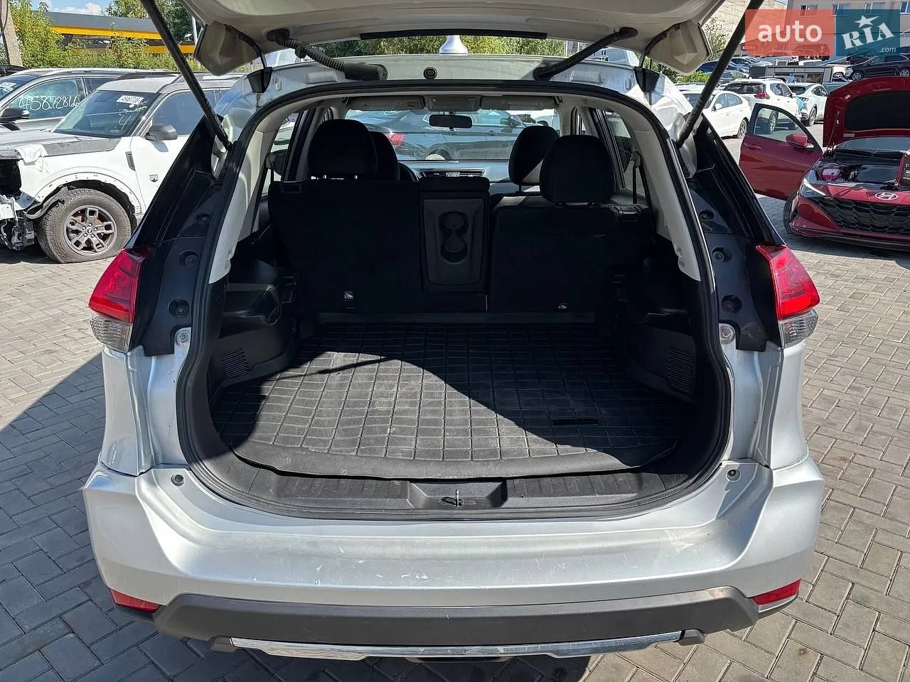 2016 Nissan Rogue - мініатюра 13