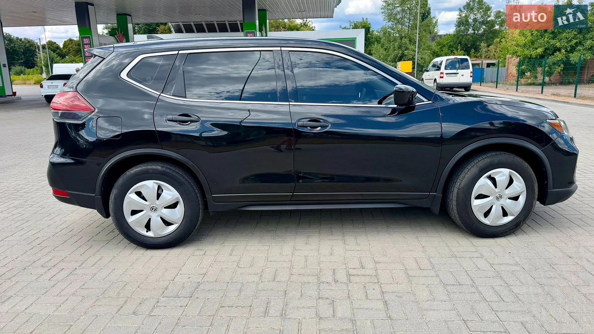2018 Nissan Rogue - мініатюра 16