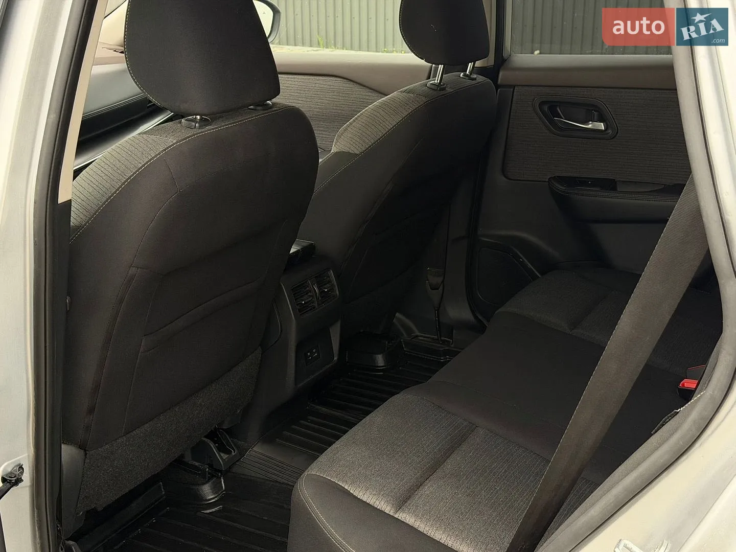 2021 Nissan Rogue - мініатюра 16
