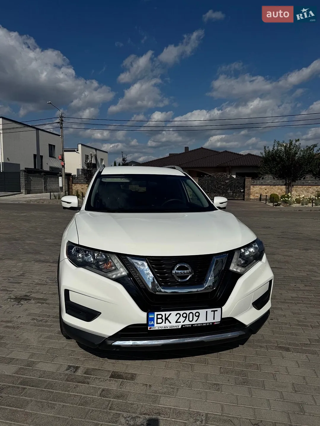 2017 Nissan Rogue - мініатюра 2