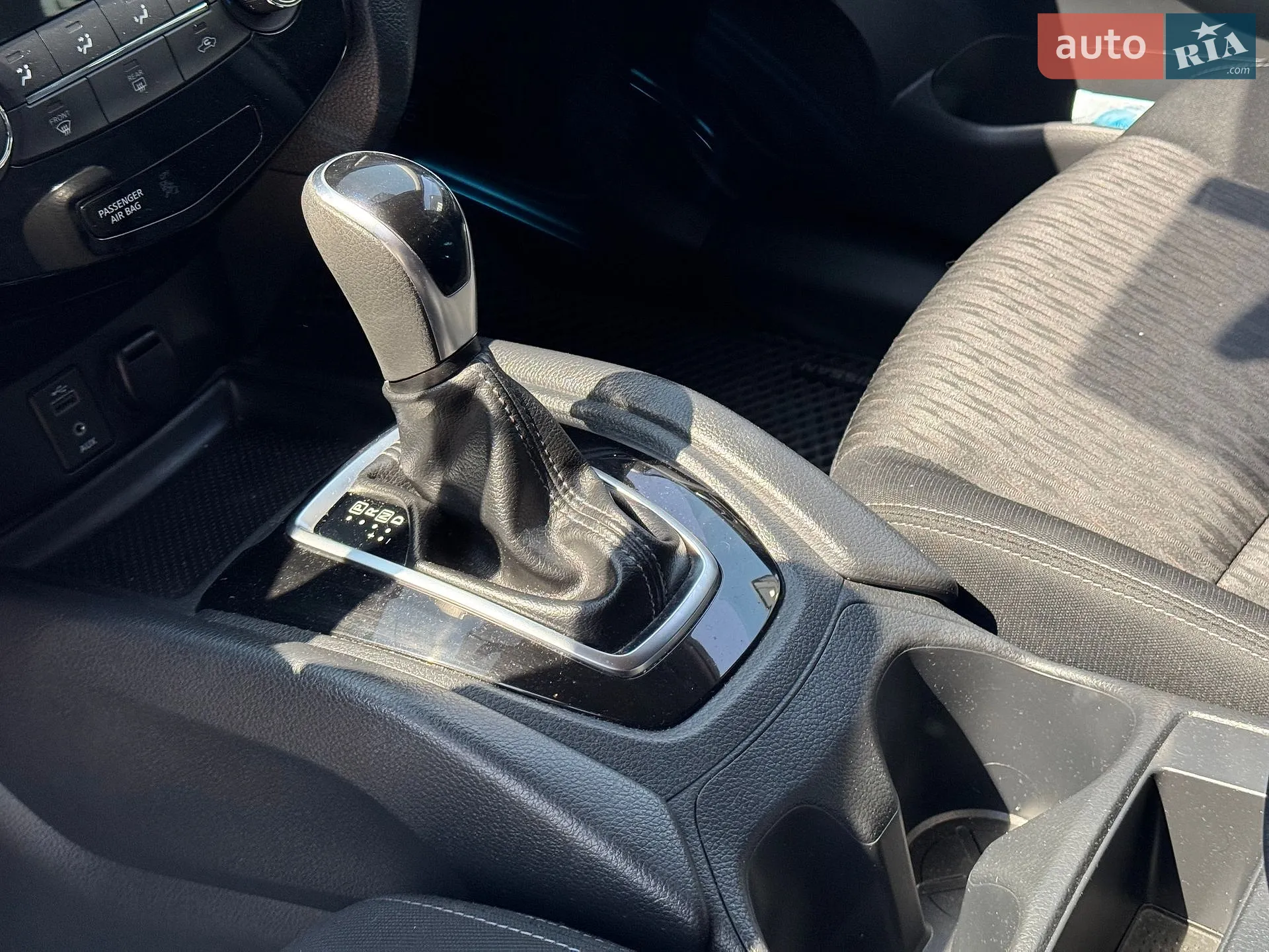 2017 Nissan Rogue - мініатюра 23