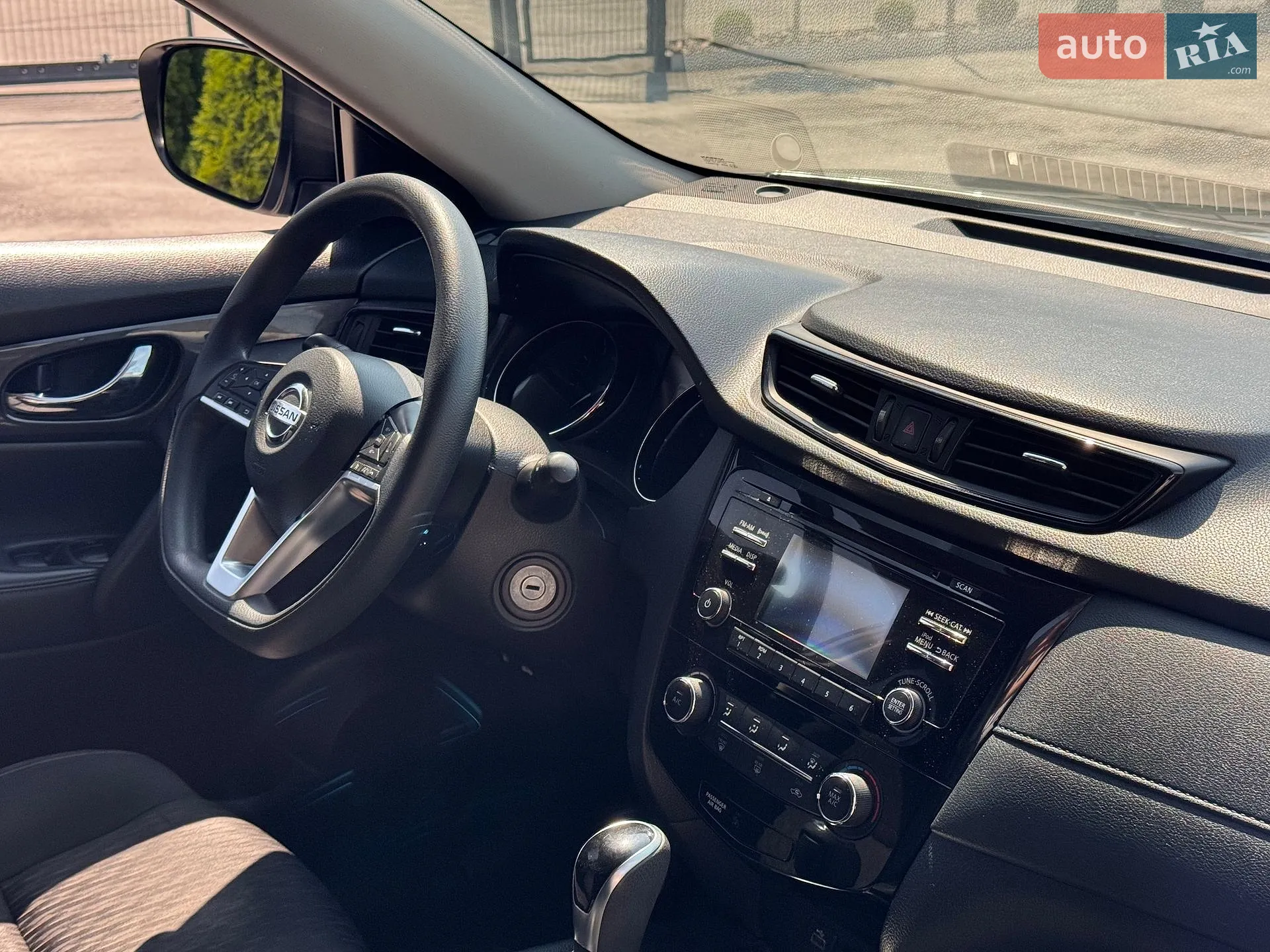 2017 Nissan Rogue - мініатюра 37
