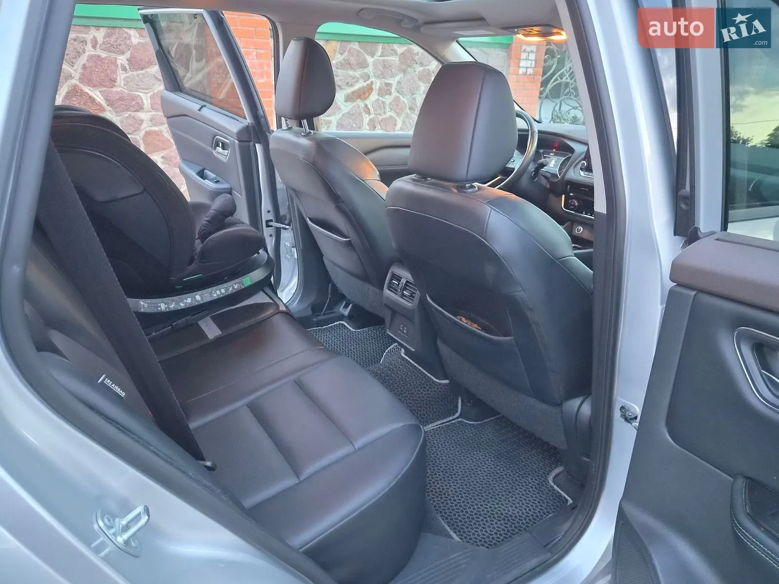 2021 Nissan Rogue - мініатюра 16
