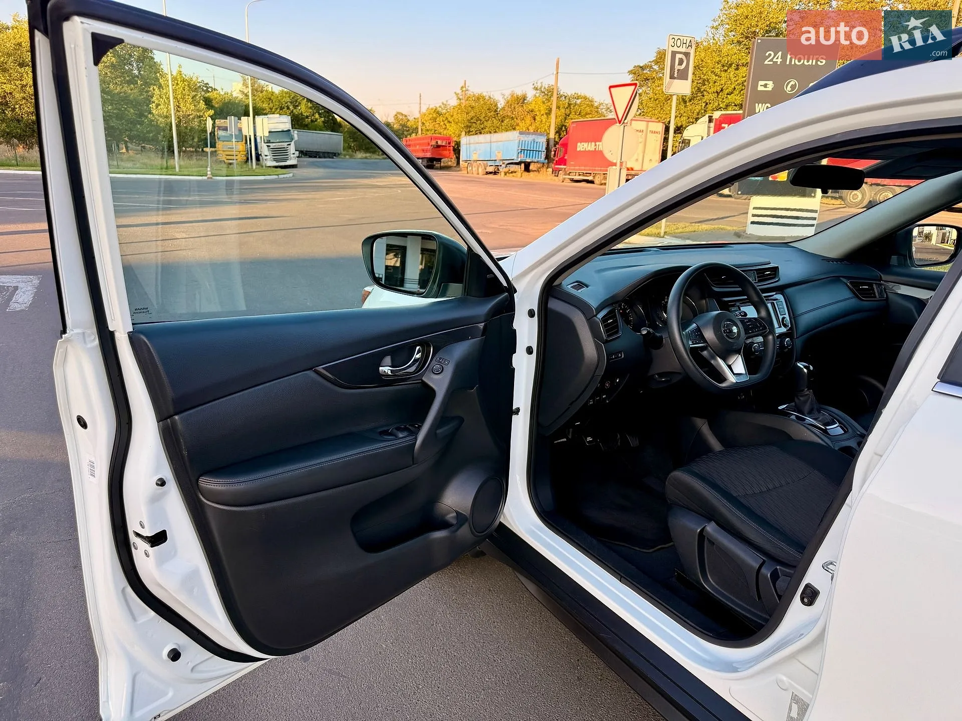 2018 Nissan Rogue - мініатюра 23