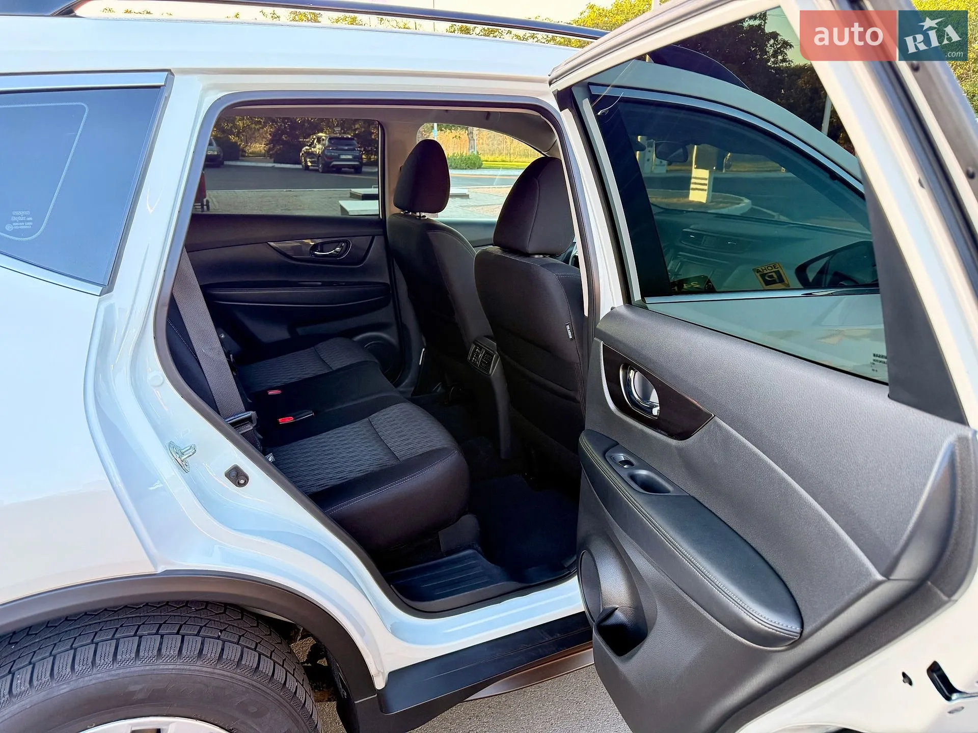 2018 Nissan Rogue - мініатюра 32