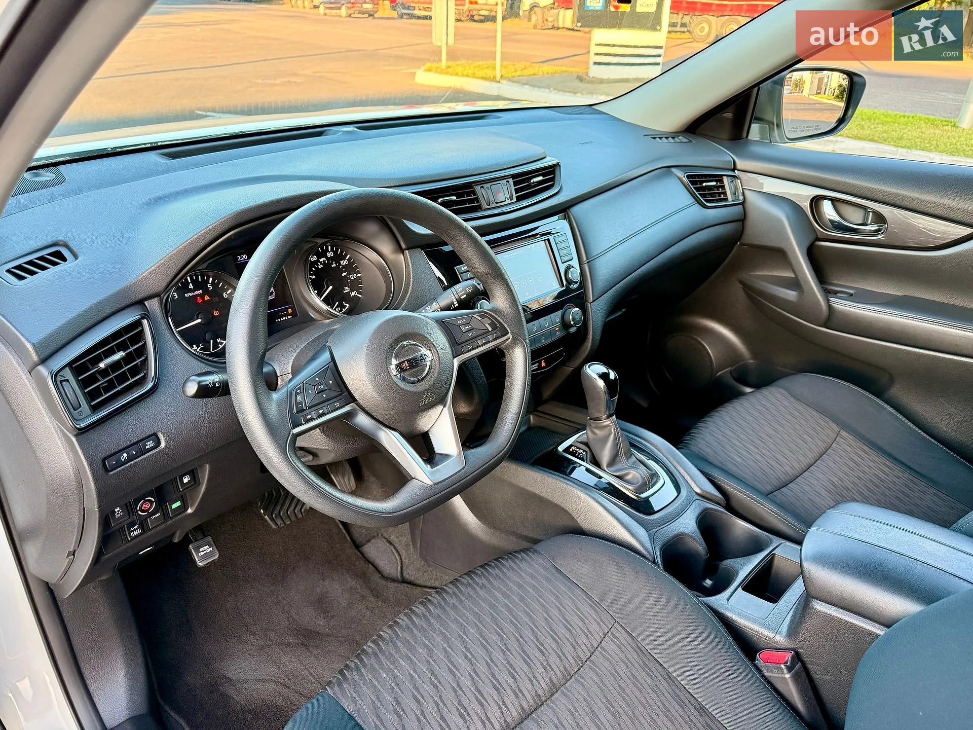 2018 Nissan Rogue - мініатюра 25