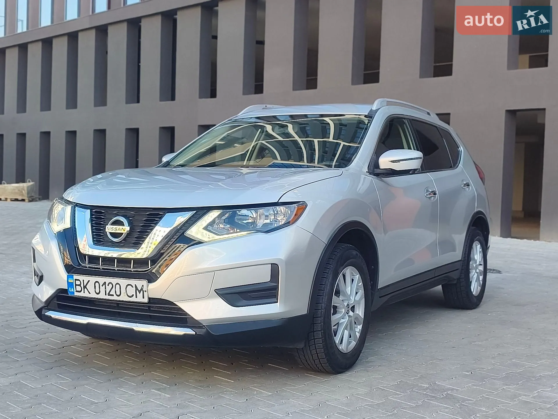 2017 Nissan Rogue - фото 1