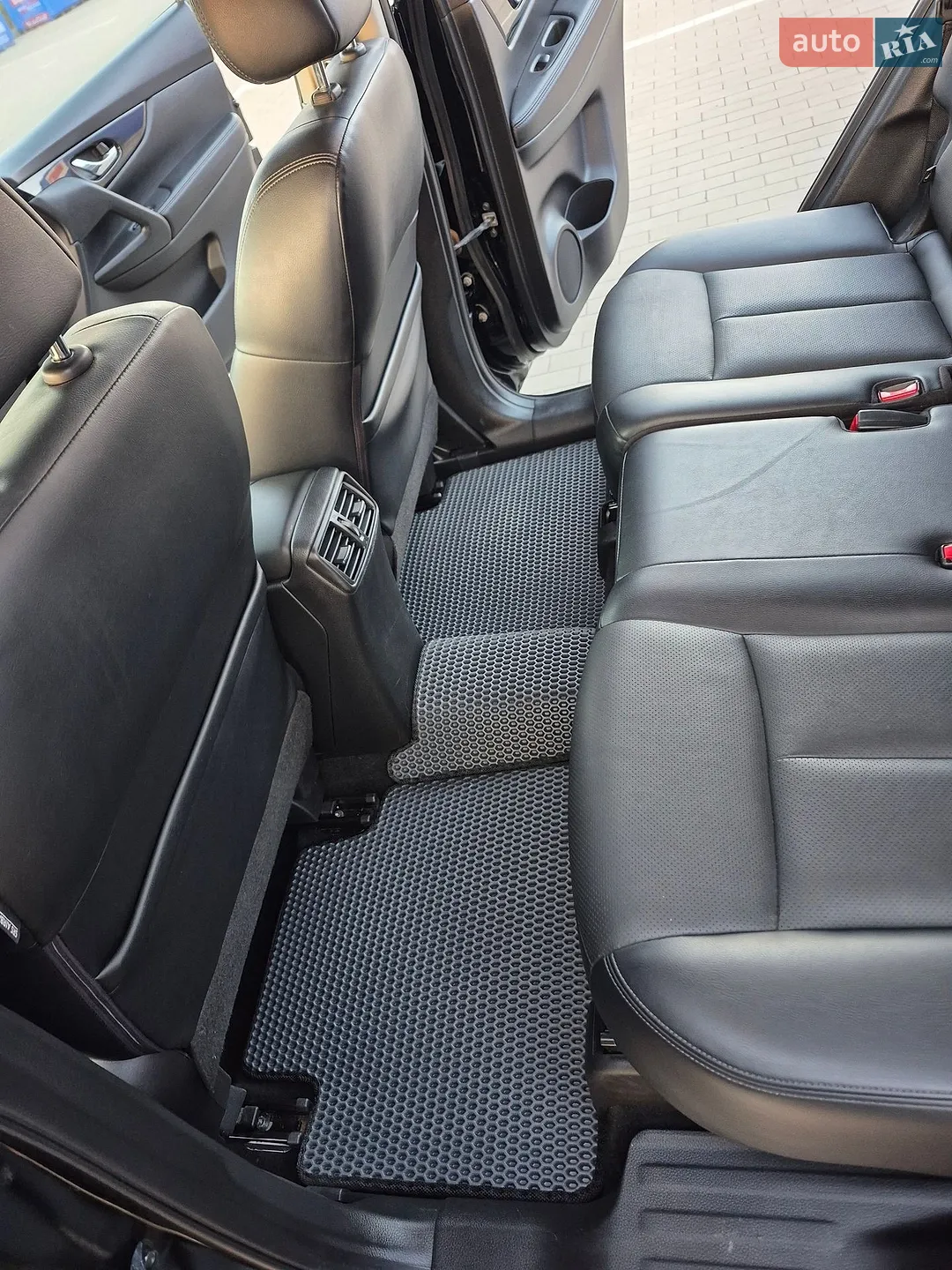 2018 Nissan Rogue - мініатюра 16