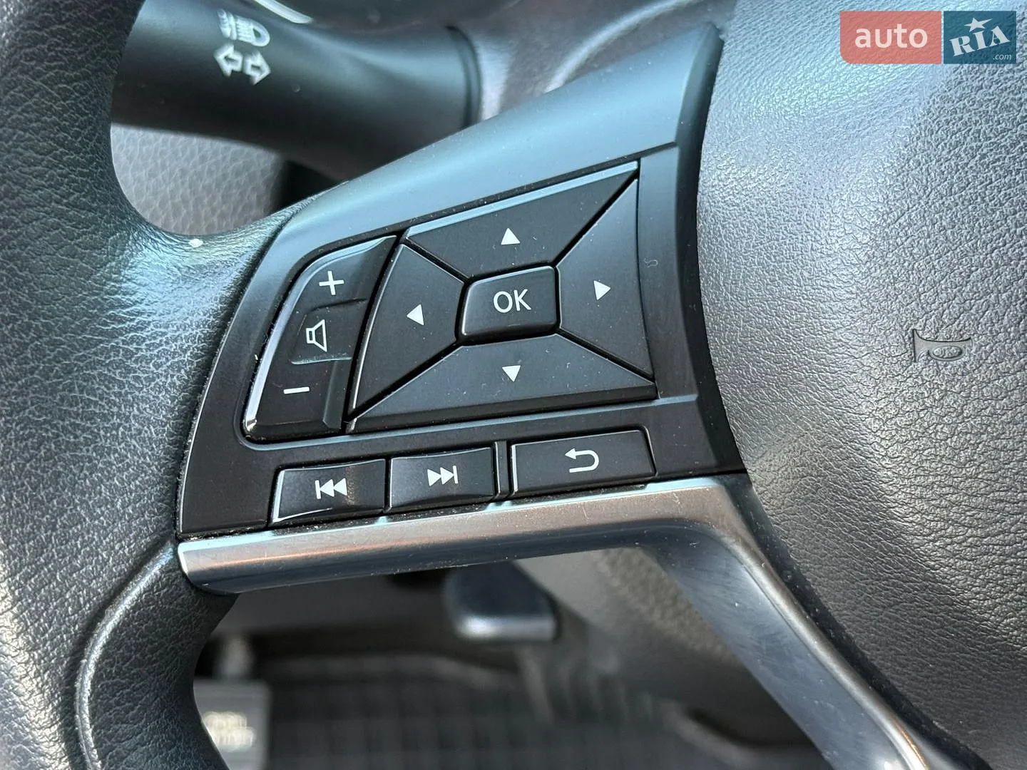 2019 Nissan Rogue - мініатюра 15